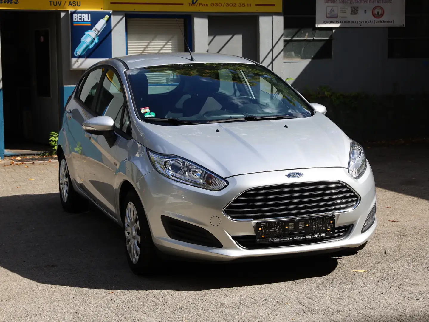 Ford Fiesta Fiesta 1.0 Kilometerstand 13260 Silber - 2