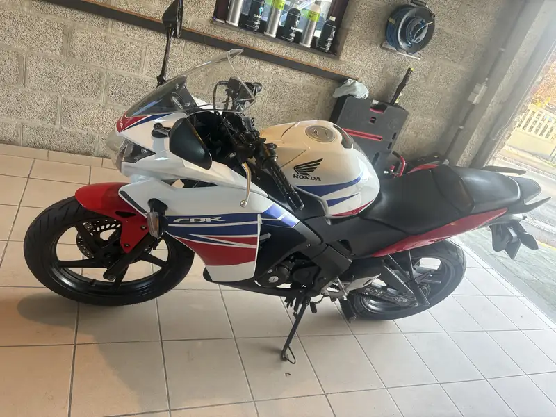 Honda CBR 125 - foto 4