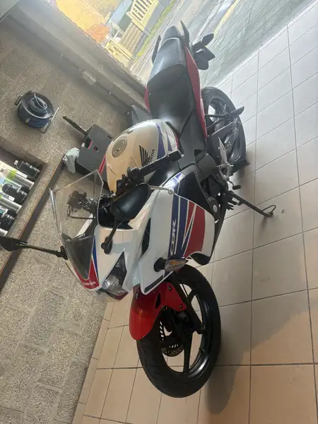 Honda CBR 125 - foto 5