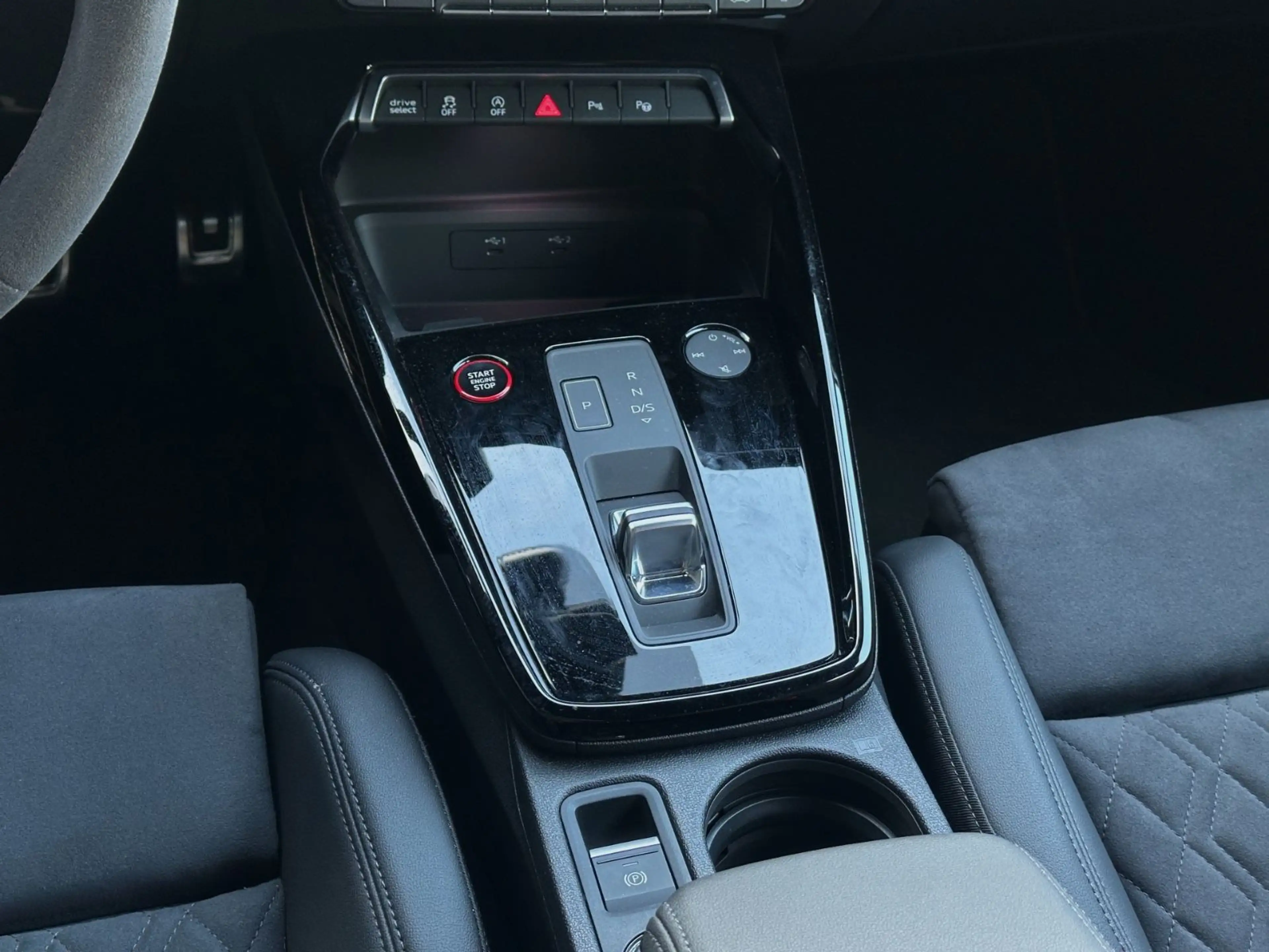 Audi RS3 Limousine Quattro°MARTIX°ACC°HUD°B&O°MEM° — photo 9
