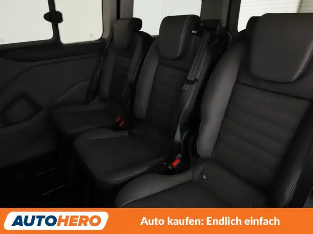 Ford Tourneo Custom view 14