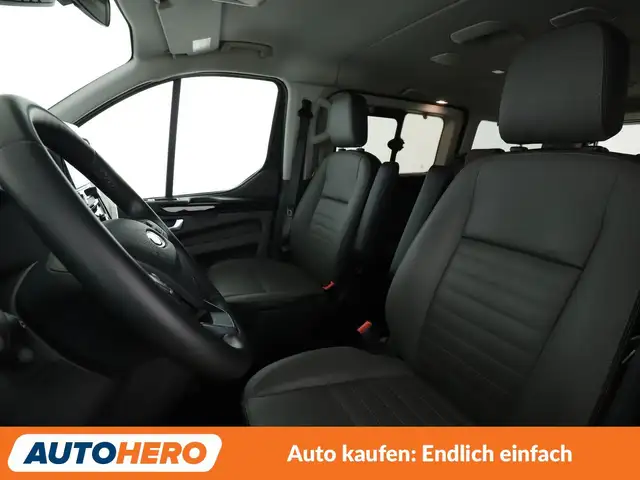 Ford Tourneo Custom view 10