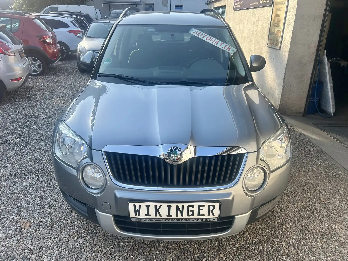 Skoda Yeti Ambition Automatik * Klima * PDC * Alu *TüV neu Grau - 2