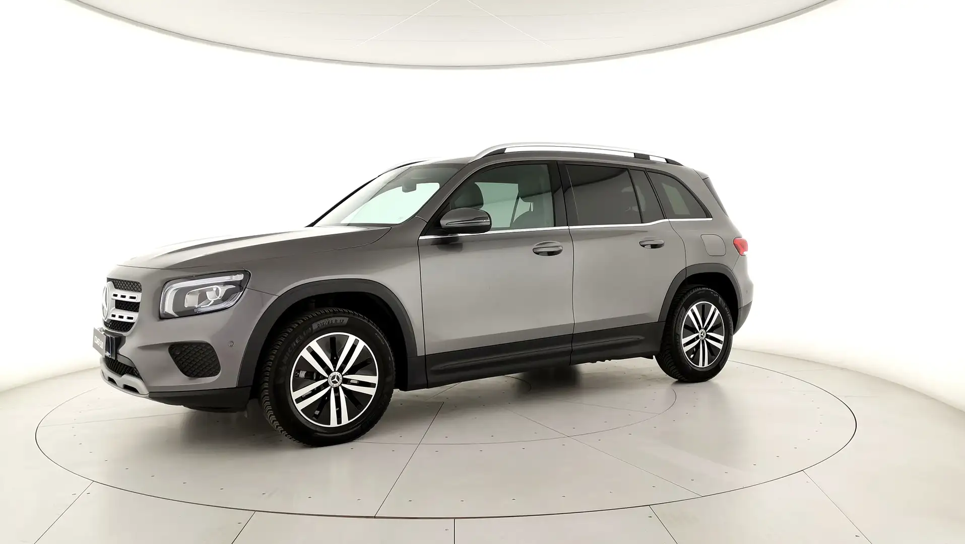 Mercedes-Benz GLB 200 200 d Sport auto Grigio - 2