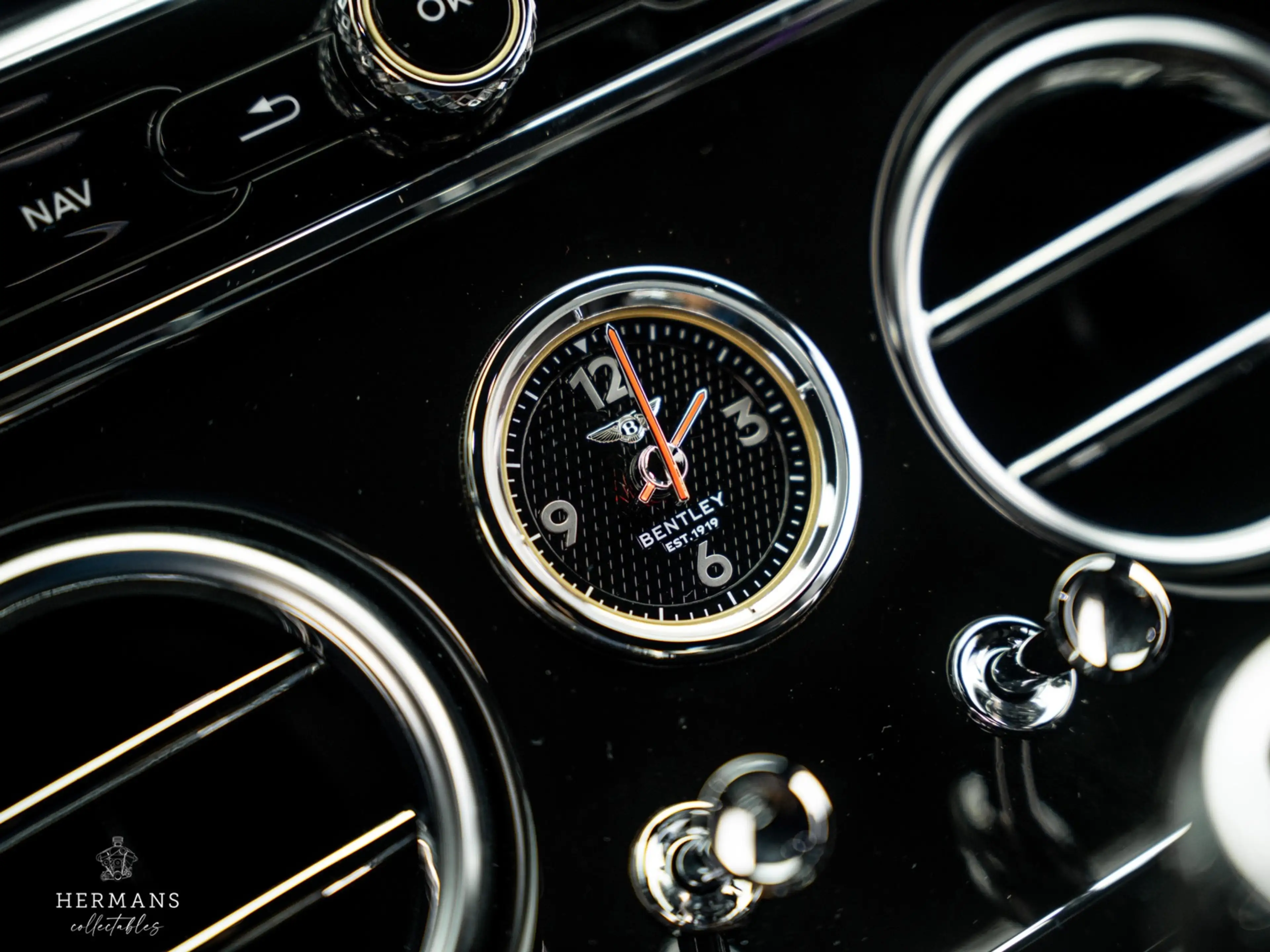 Bentley Continental GT 4.0 V8 / Massage / Adaptive / Perfect History — photo 30