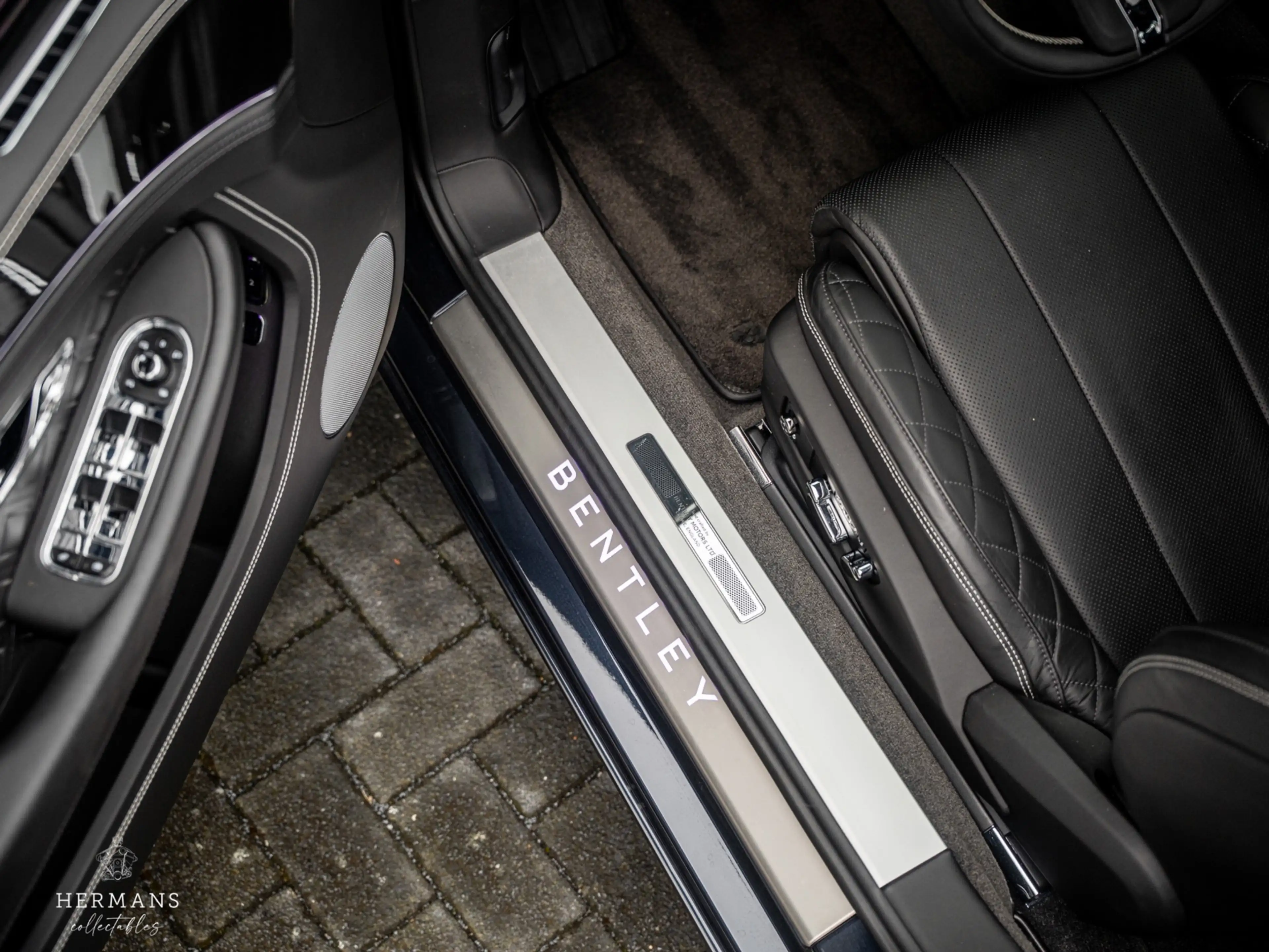Bentley Continental GT 4.0 V8 / Massage / Adaptive / Perfect History — photo 28
