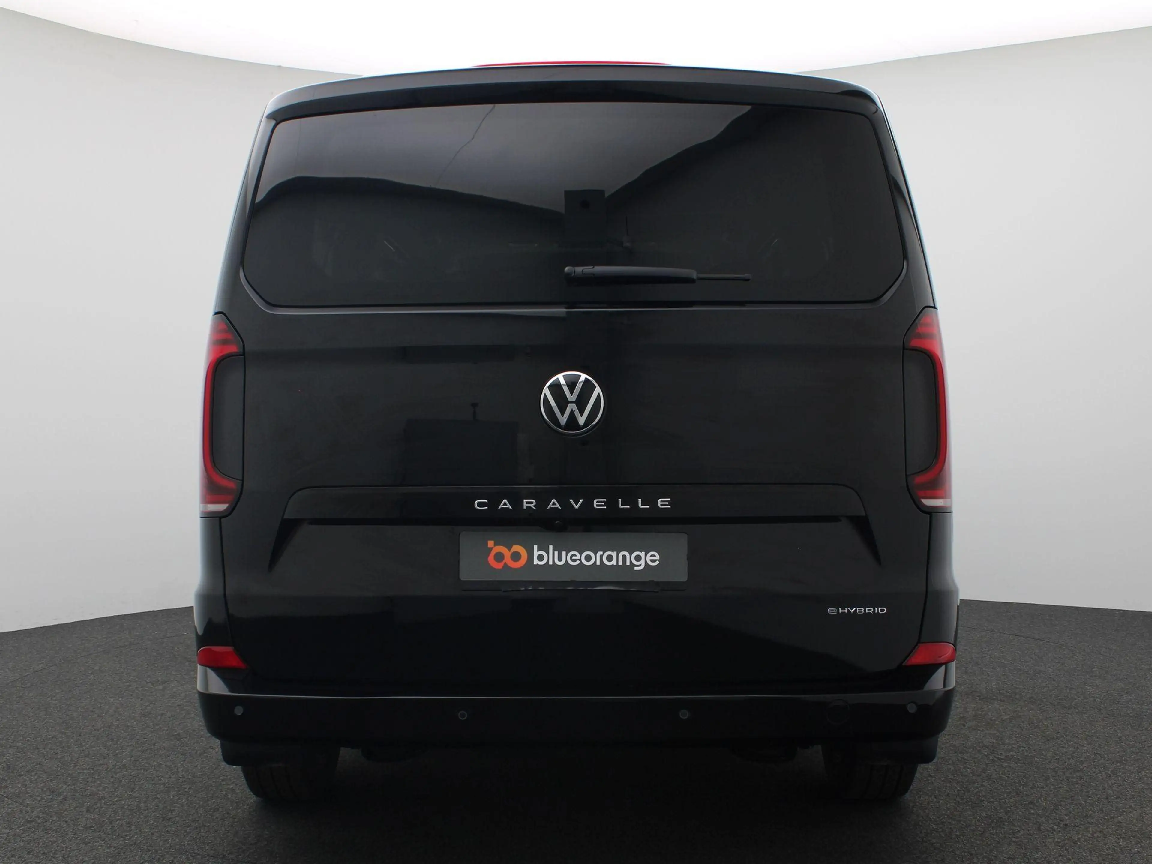 Volkswagen Transporter Caravelle 2.5 L2H1 eHybrid Style 231PK Aut. 360gr. — photo 11