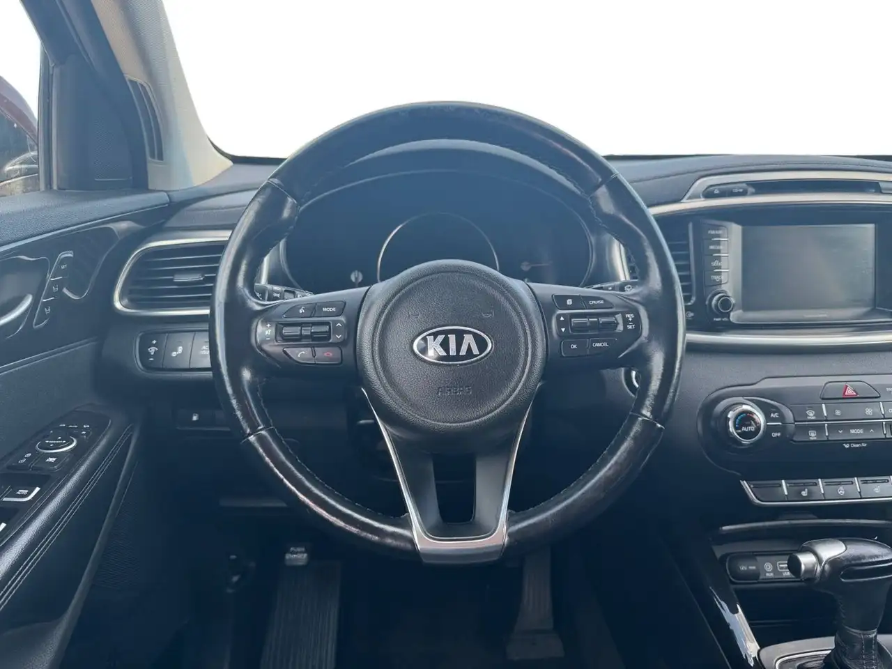 Kia Sorento снимка Kia Sorento