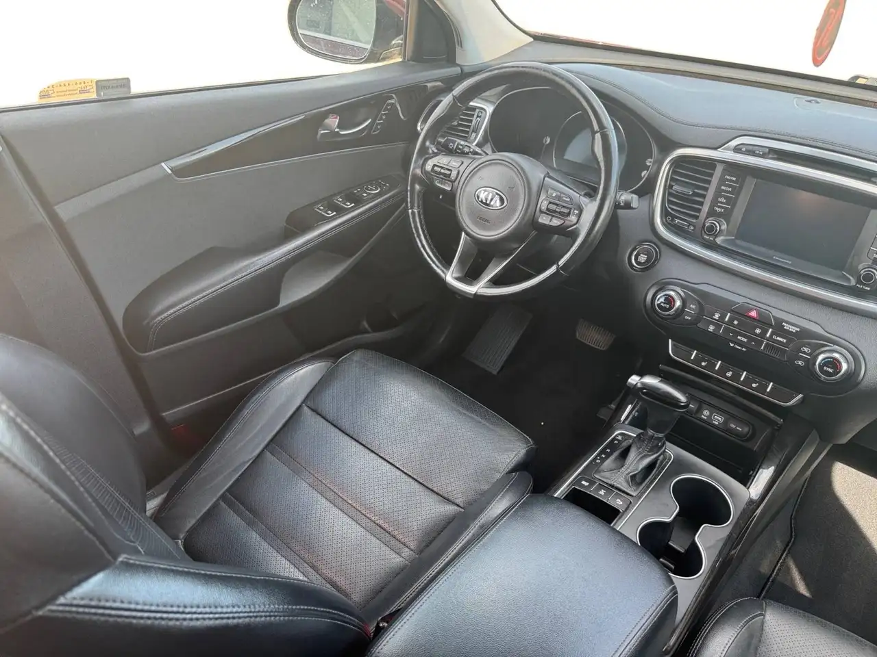 Kia Sorento снимка Kia Sorento