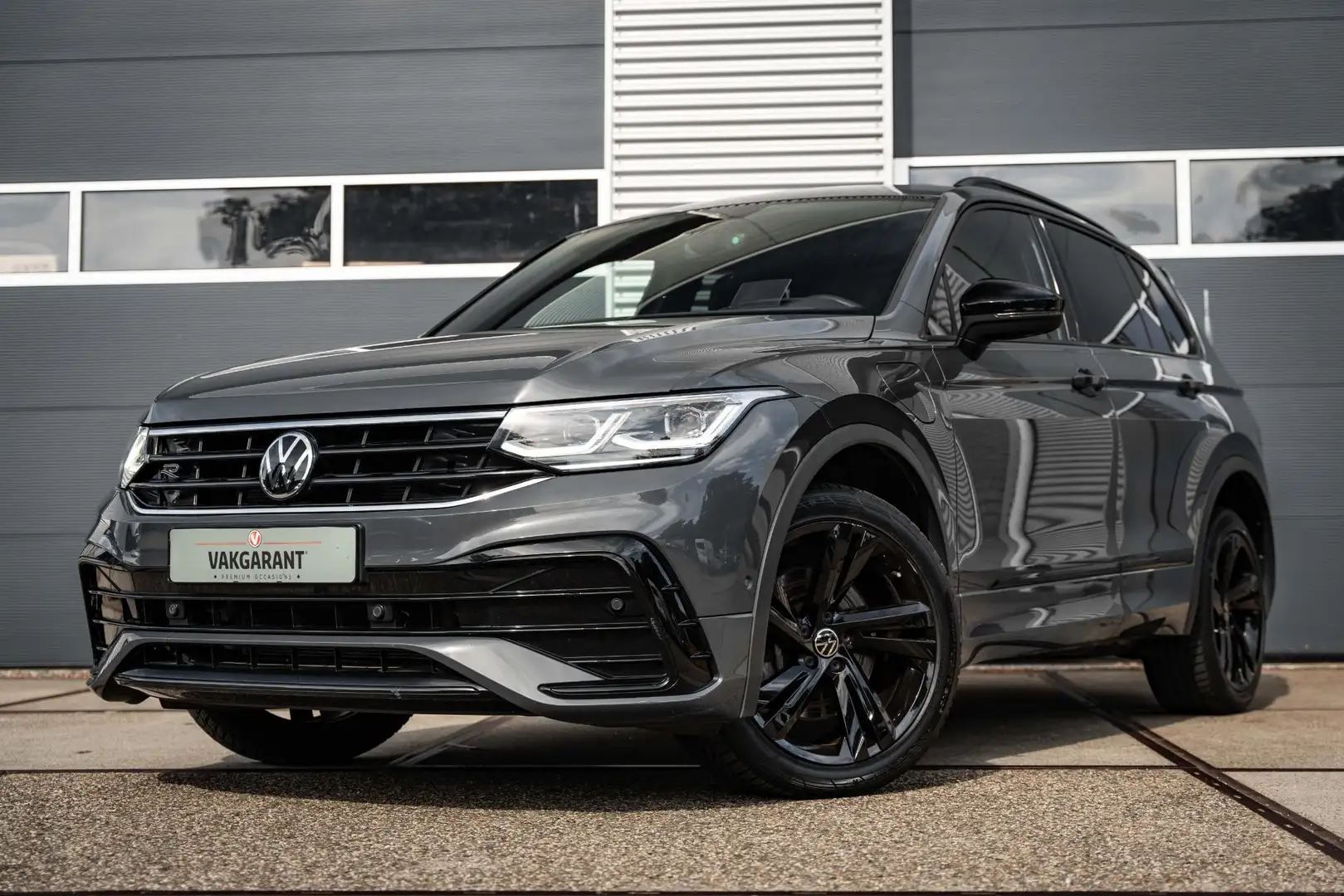 Volkswagen Tiguan 1.4 TSI eHybrid R-Line Business+ |Pano |Trekhaak | Gris - 1