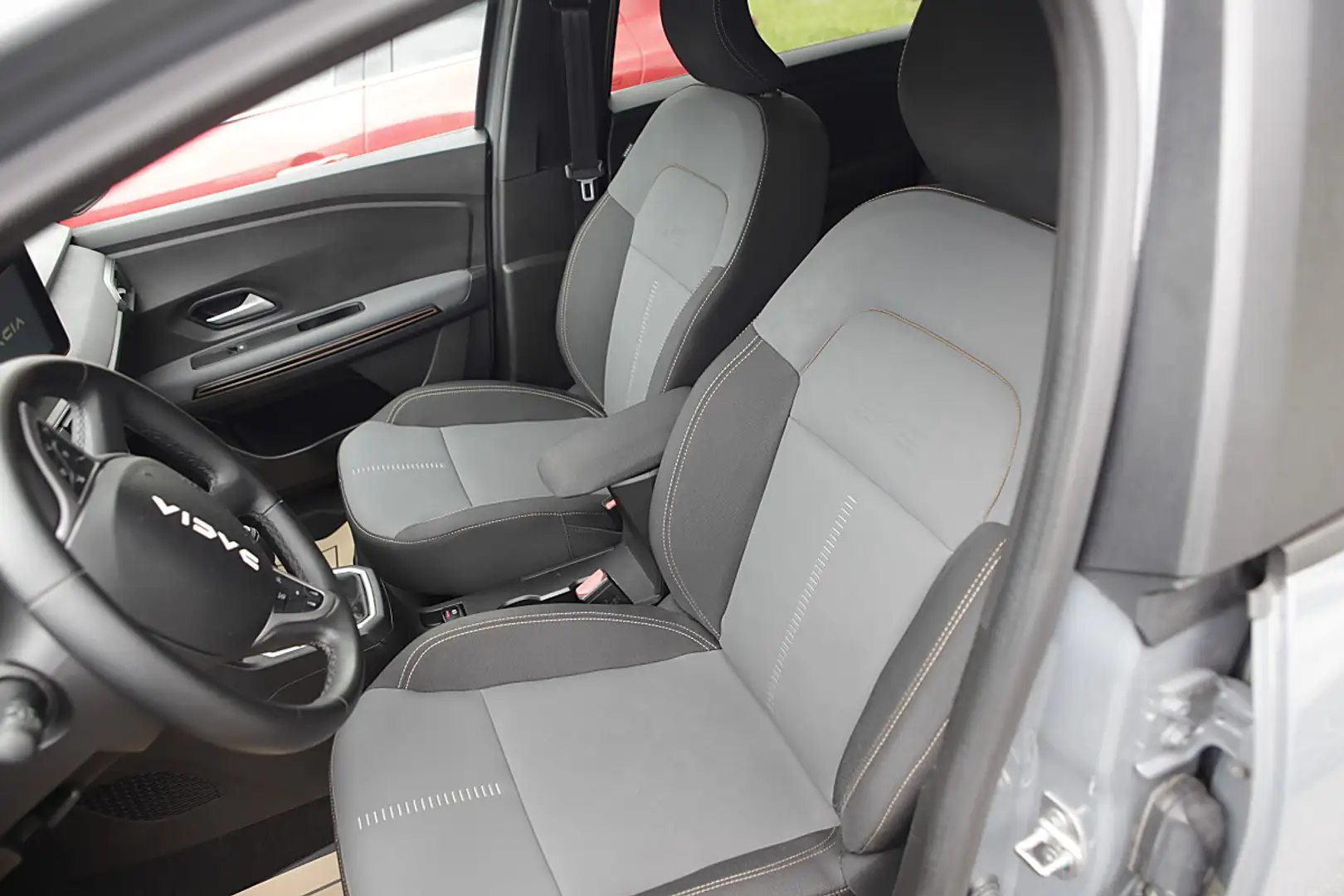 Dacia Jogger Extreme TCe 110 Grau - 2