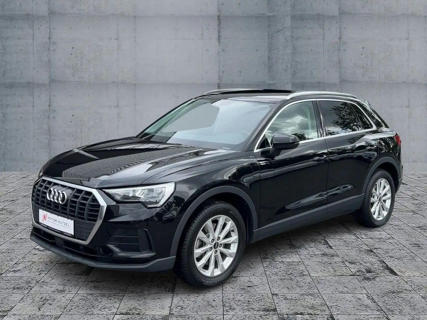 Audi Q3 45 TFSI e S-TR NAVI+2xPDC+GRA+SHZ+18"+VC Zwart - 2