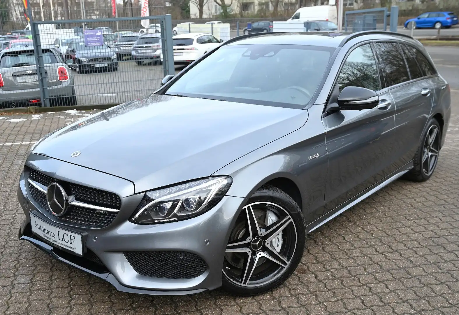 Mercedes-Benz C 43 AMG T AMG 4Matic 360°Cam LED Navi Burmester Grau - 2