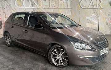 1.2 ETHP ACCESSS 2015 55 040Kms VOLANT A DROITE Premier Main Suivit