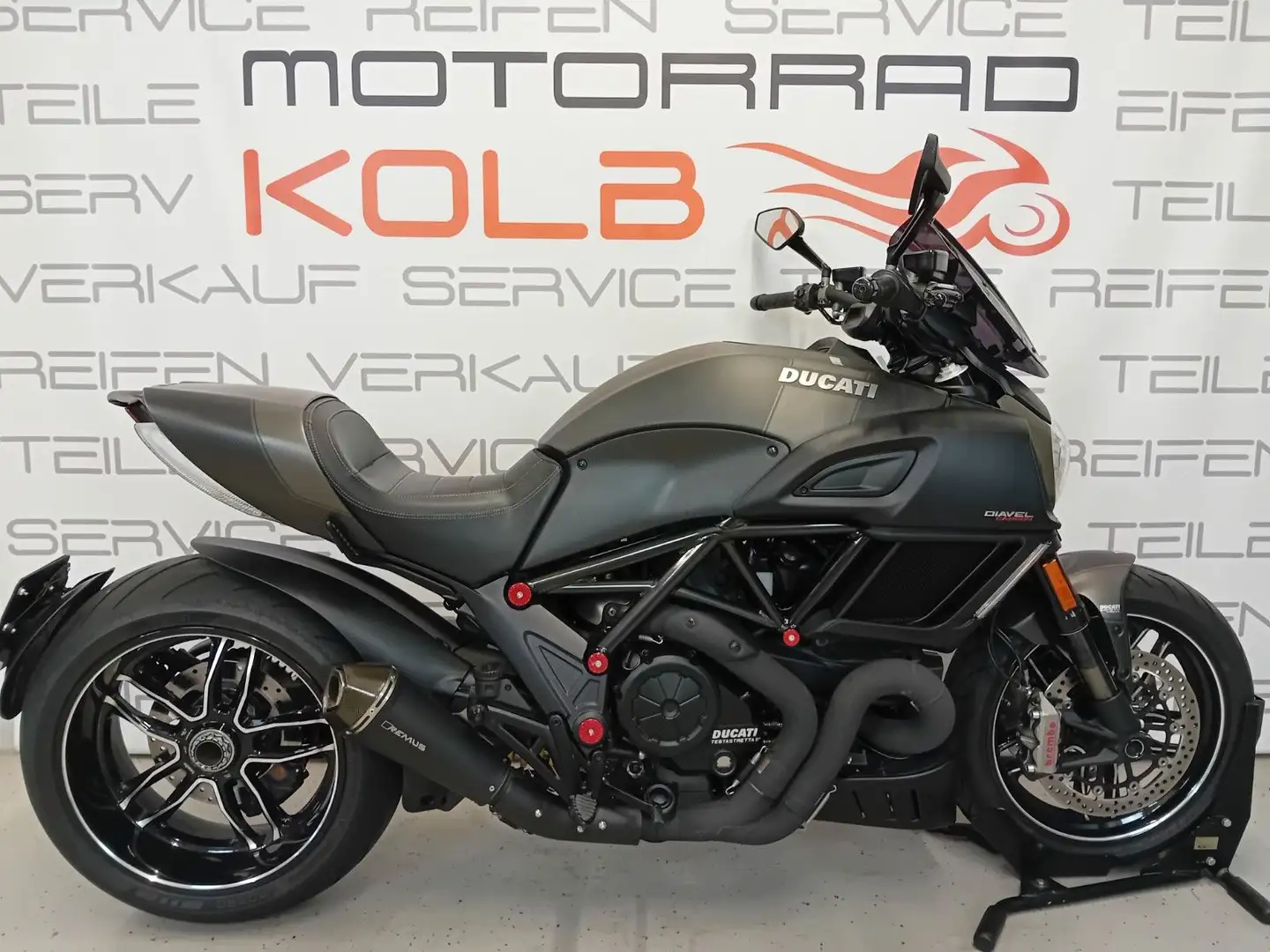 Ducati Diavel 1200 Carbon Negro - 1