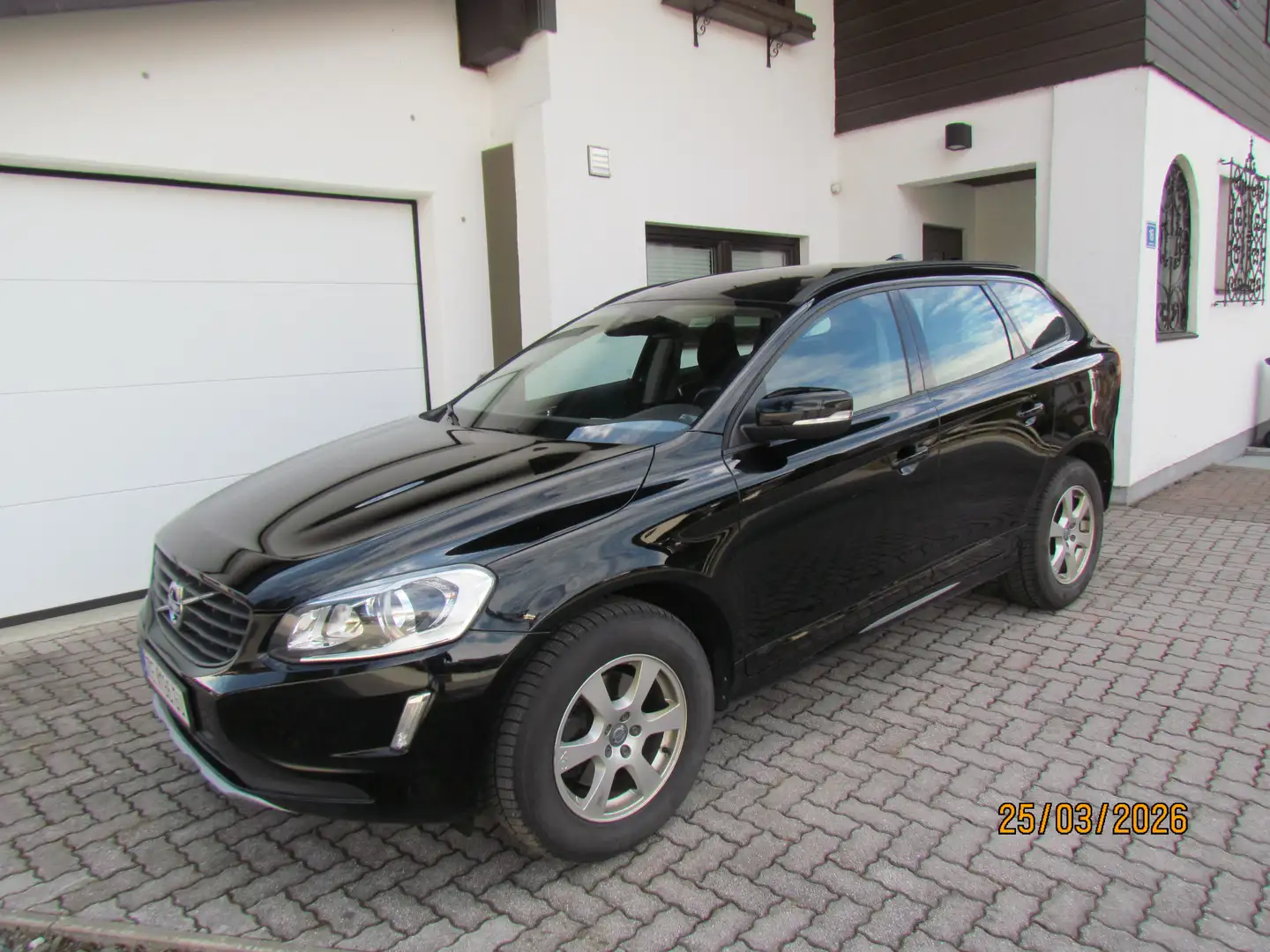 Volvo XC60 XC60 D3 Kinetic Geartronic Kinetic Schwarz - 1