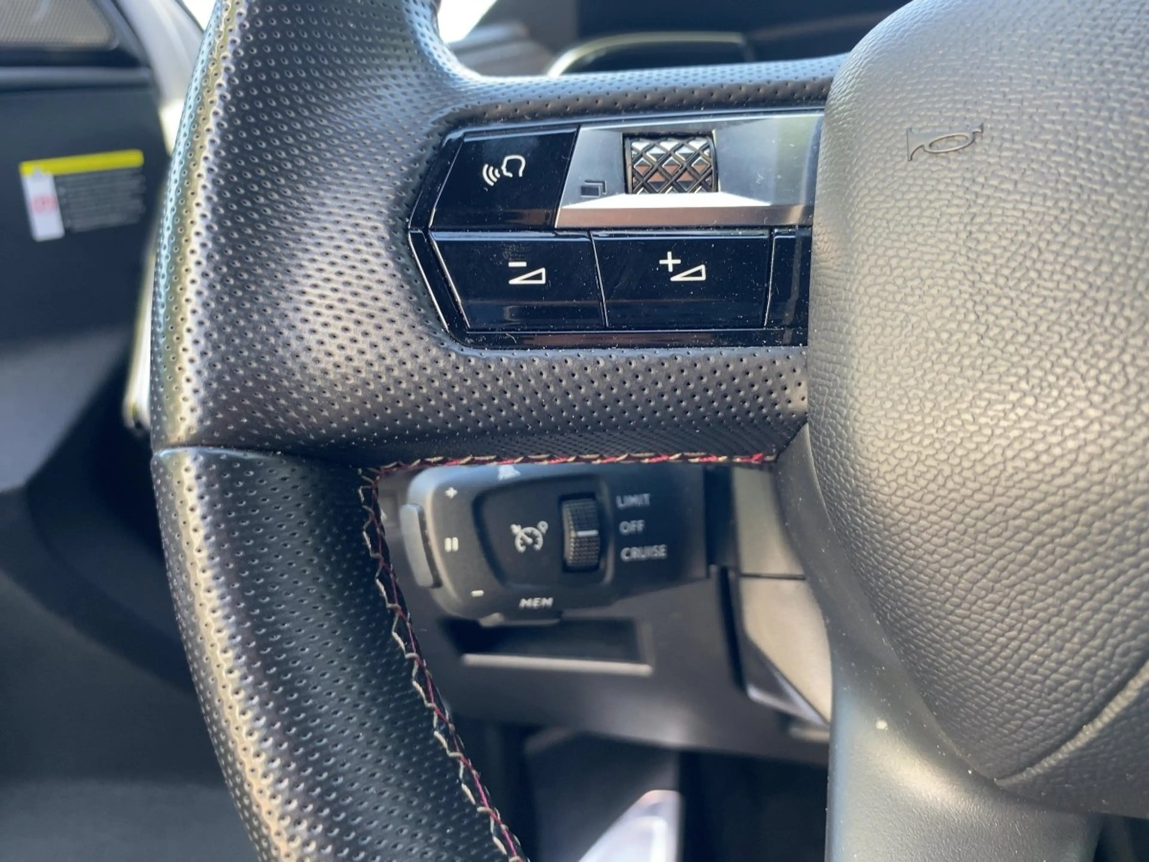 DS Automobiles DS 7 Crossback S&S 4x2 E-Tense Performance Line — photo 18