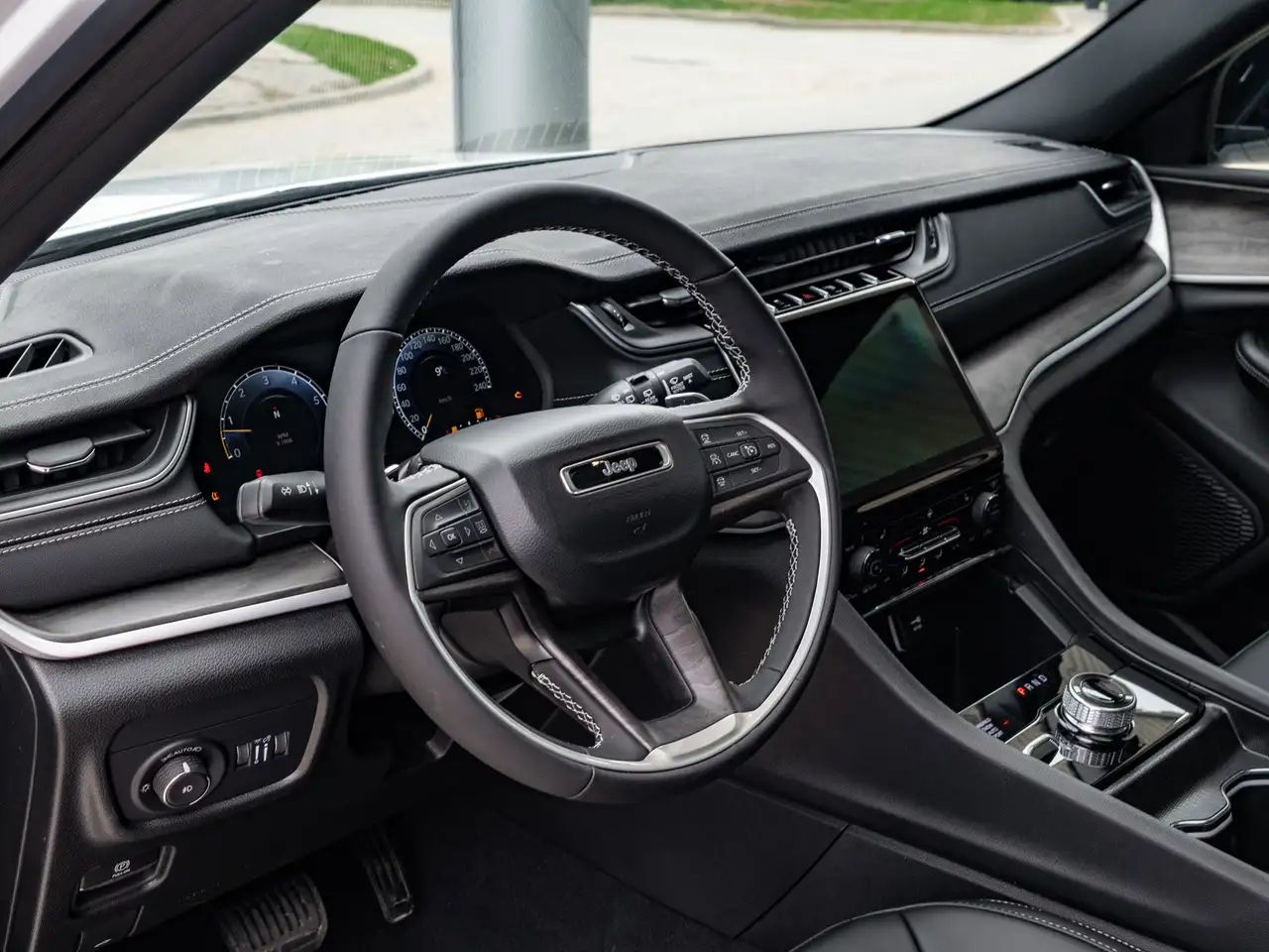 Jeep Grand Cherokee снимка Jeep Grand Cherokee
