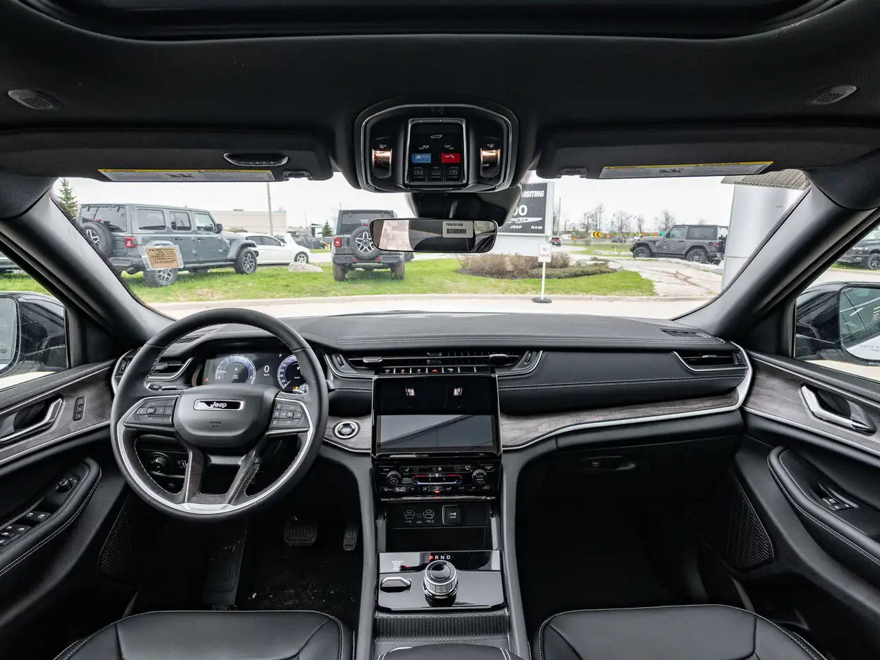 Jeep Grand Cherokee снимка Jeep Grand Cherokee