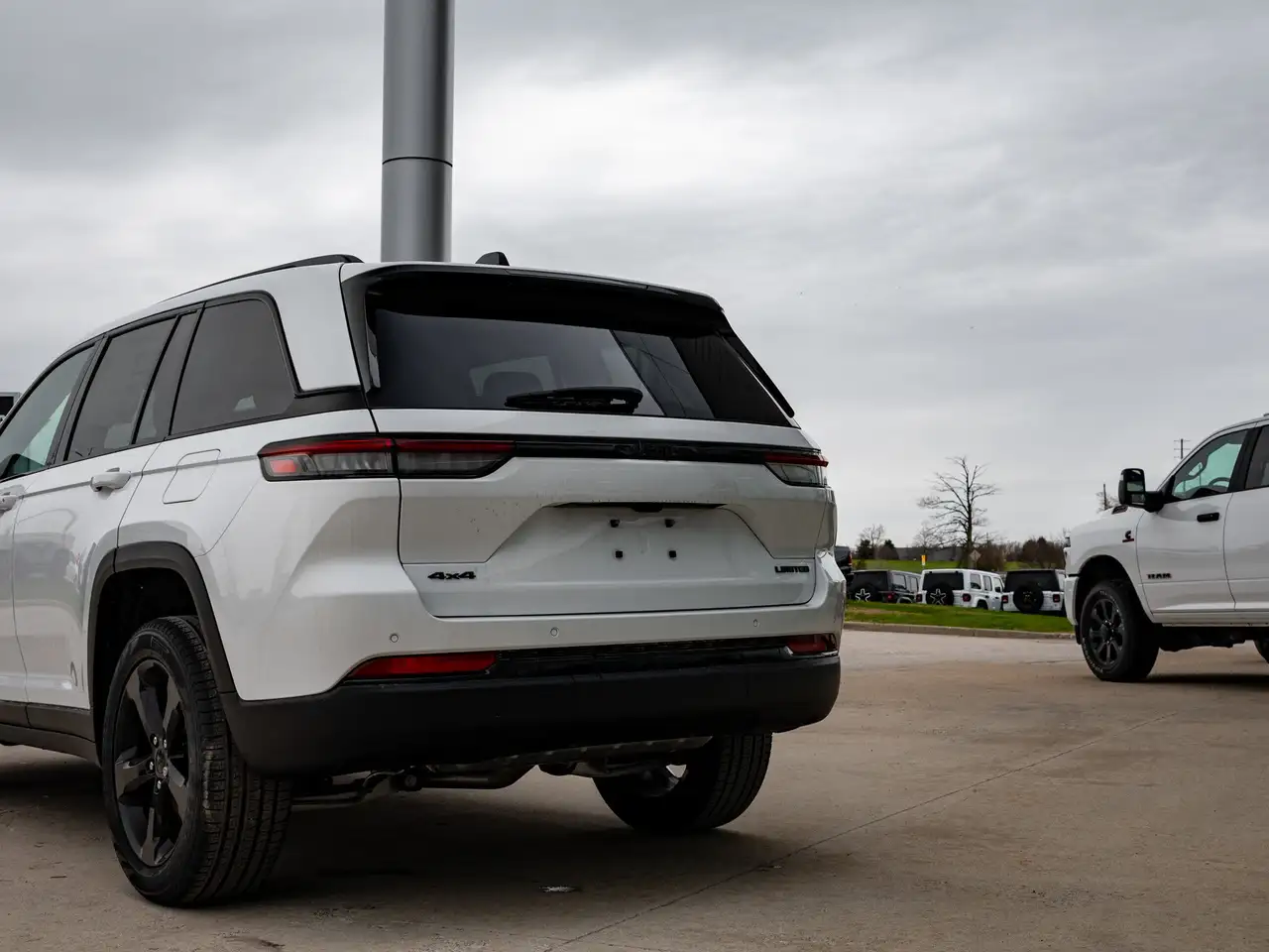 Jeep Grand Cherokee снимка Jeep Grand Cherokee