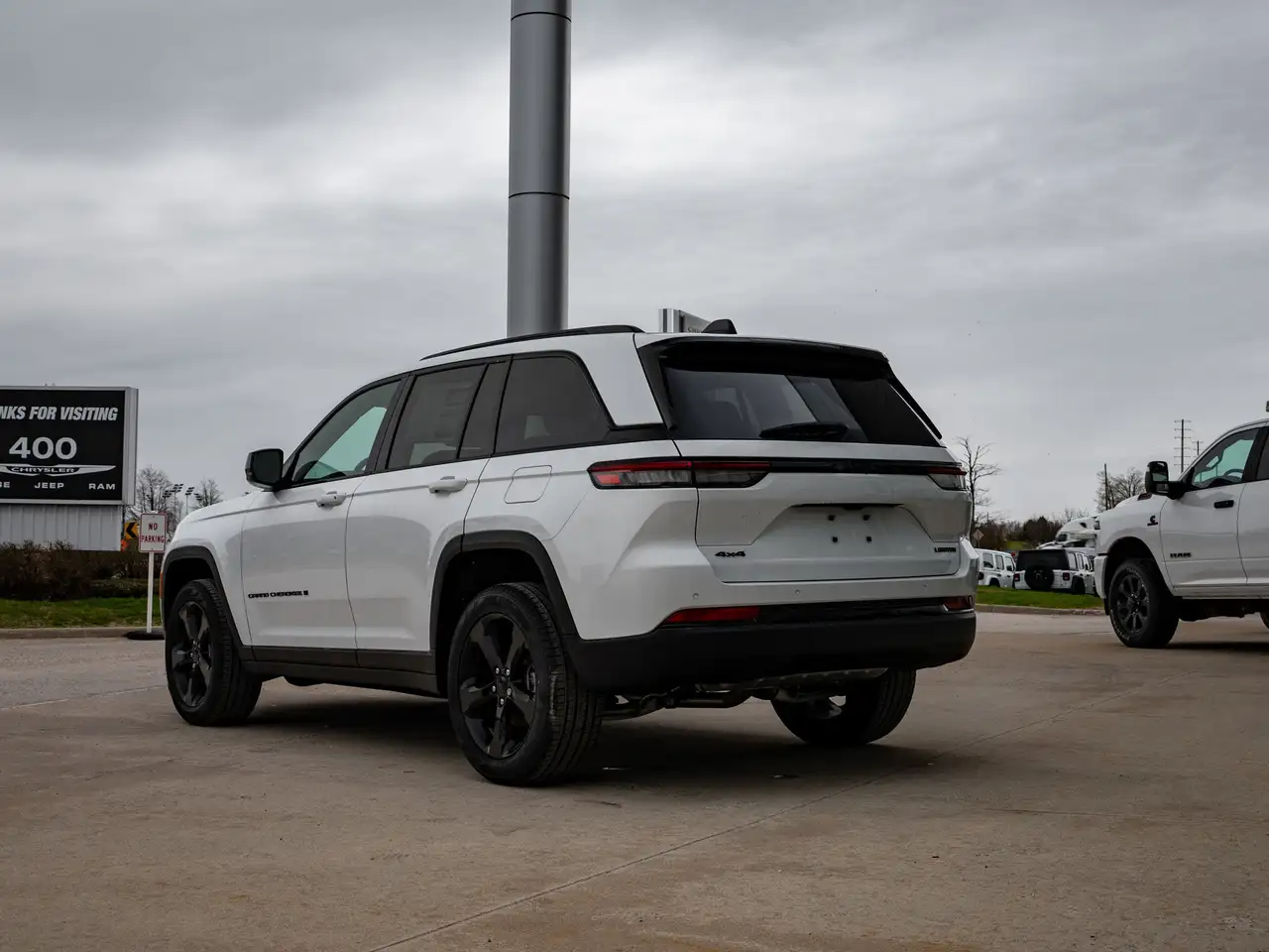 Jeep Grand Cherokee снимка Jeep Grand Cherokee