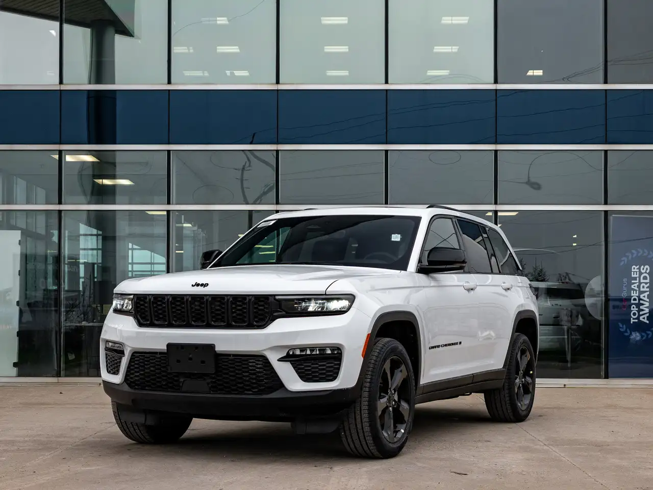 Jeep Grand Cherokee снимка Jeep Grand Cherokee
