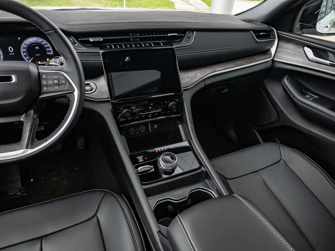 Jeep Grand Cherokee снимка Jeep Grand Cherokee