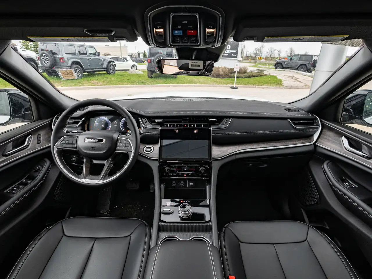 Jeep Grand Cherokee снимка Jeep Grand Cherokee