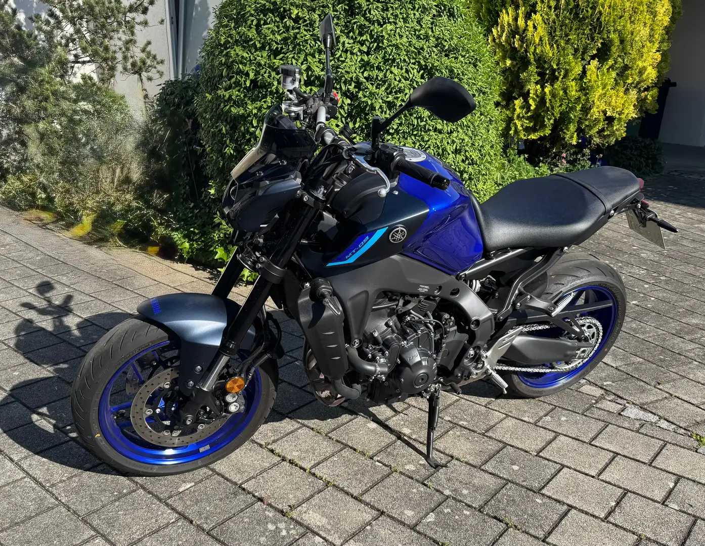 Yamaha MT-09 Blau - 1