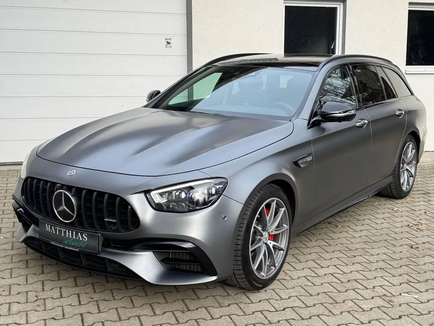 Mercedes-Benz E 63 AMG E63 S T AMG 4Matic/AHK/Voll/deutsch/Unfallfrei/ Grau - 1