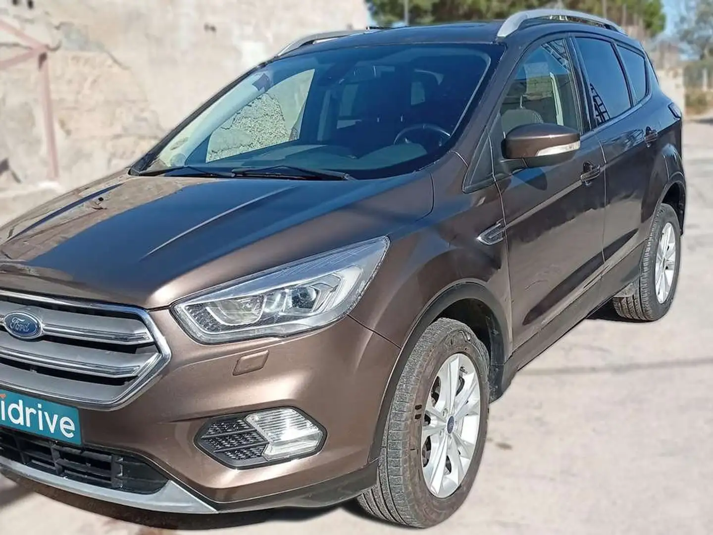 Ford Kuga Vignale 1.5TDCi Auto S&S 4x2 120 Marrón - 2