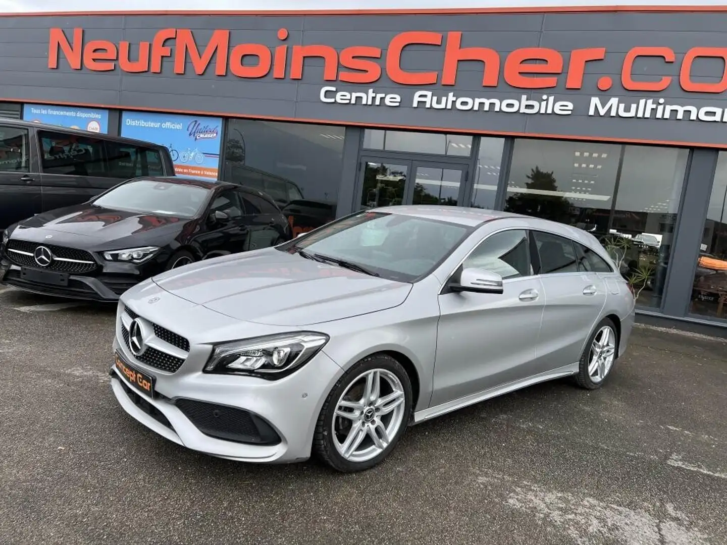 Mercedes-Benz 200D 136cv BV7G-DCT + Integration Smartphone + SimiliCuir Grijs - 1