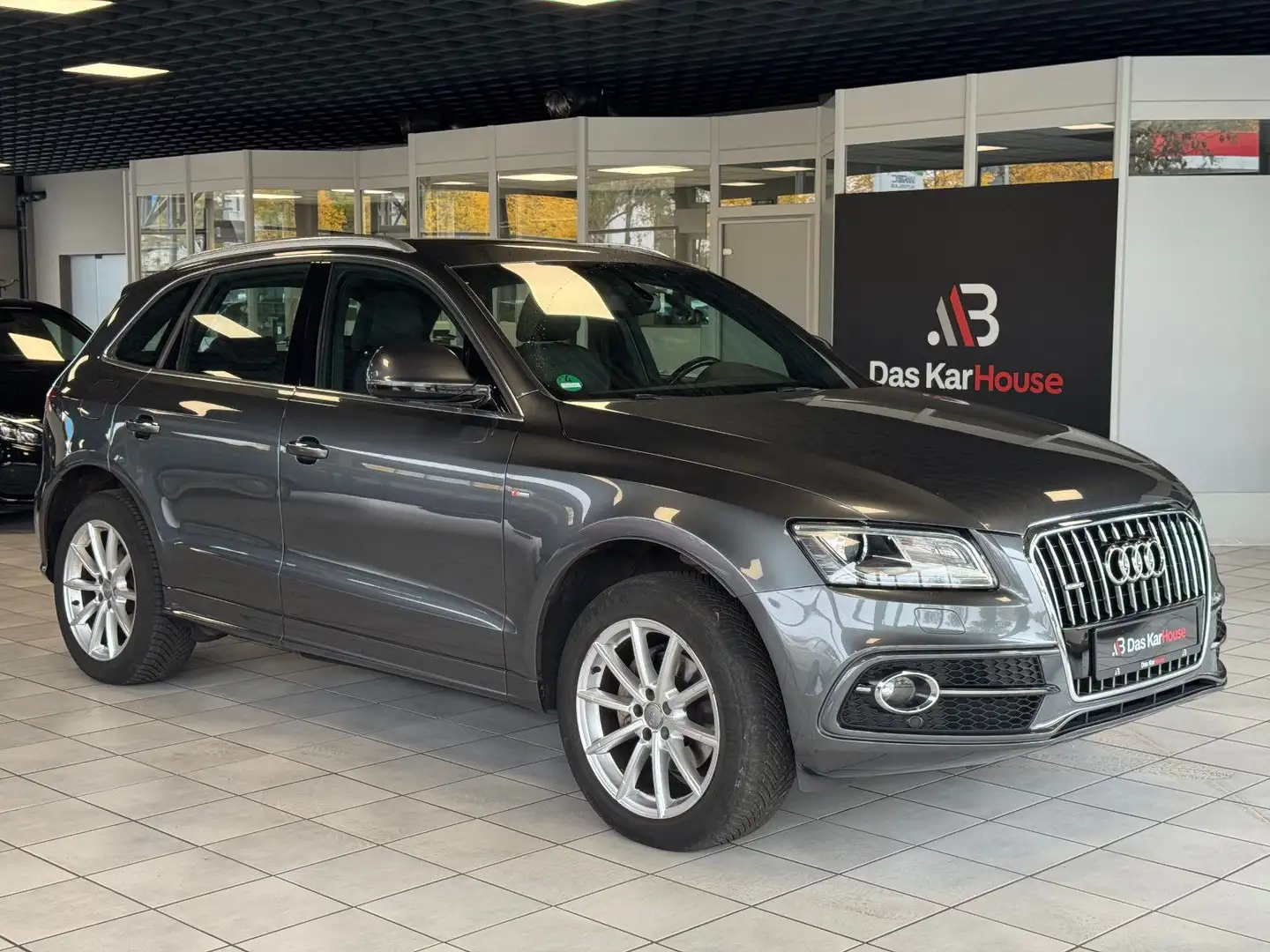 Audi Q5 2.0 TDI quattro · S-line · AHK · Panorama Grau - 1