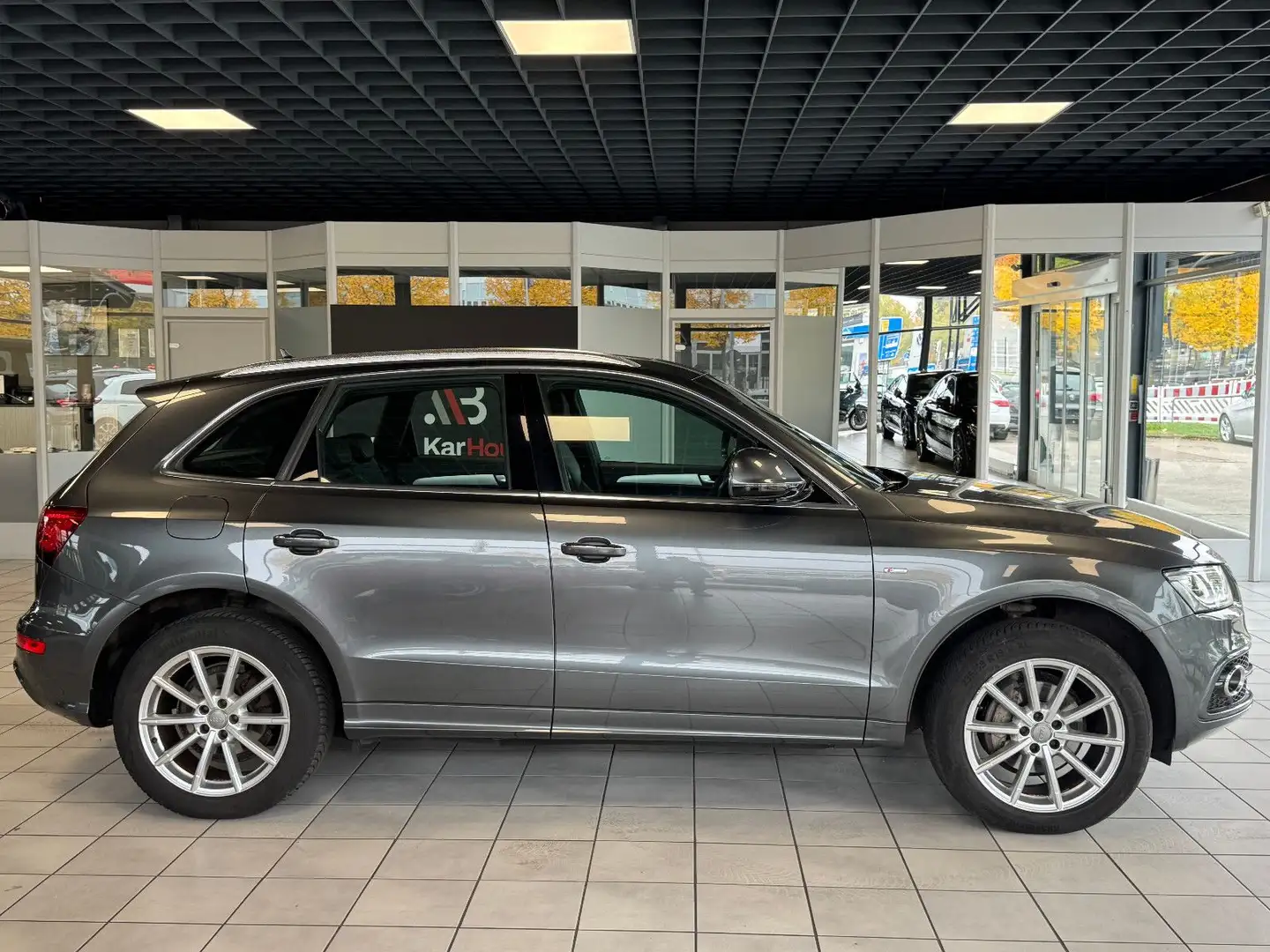Audi Q5 2.0 TDI quattro · S-line · AHK · Panorama Grau - 2