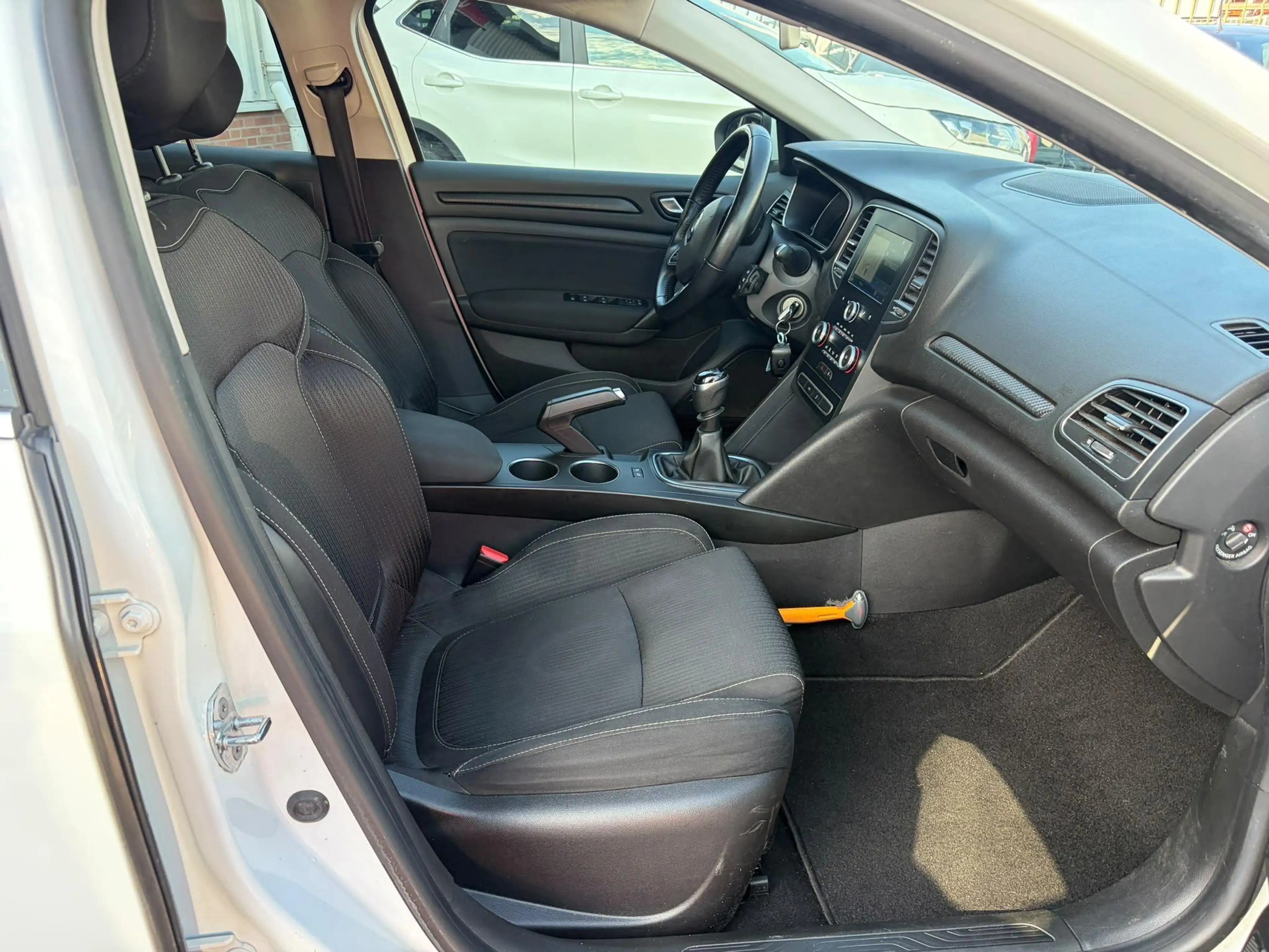 Renault Megane Estate 1.2 TCe Zen Airco, cruise, pdc achter, trek — photo 11