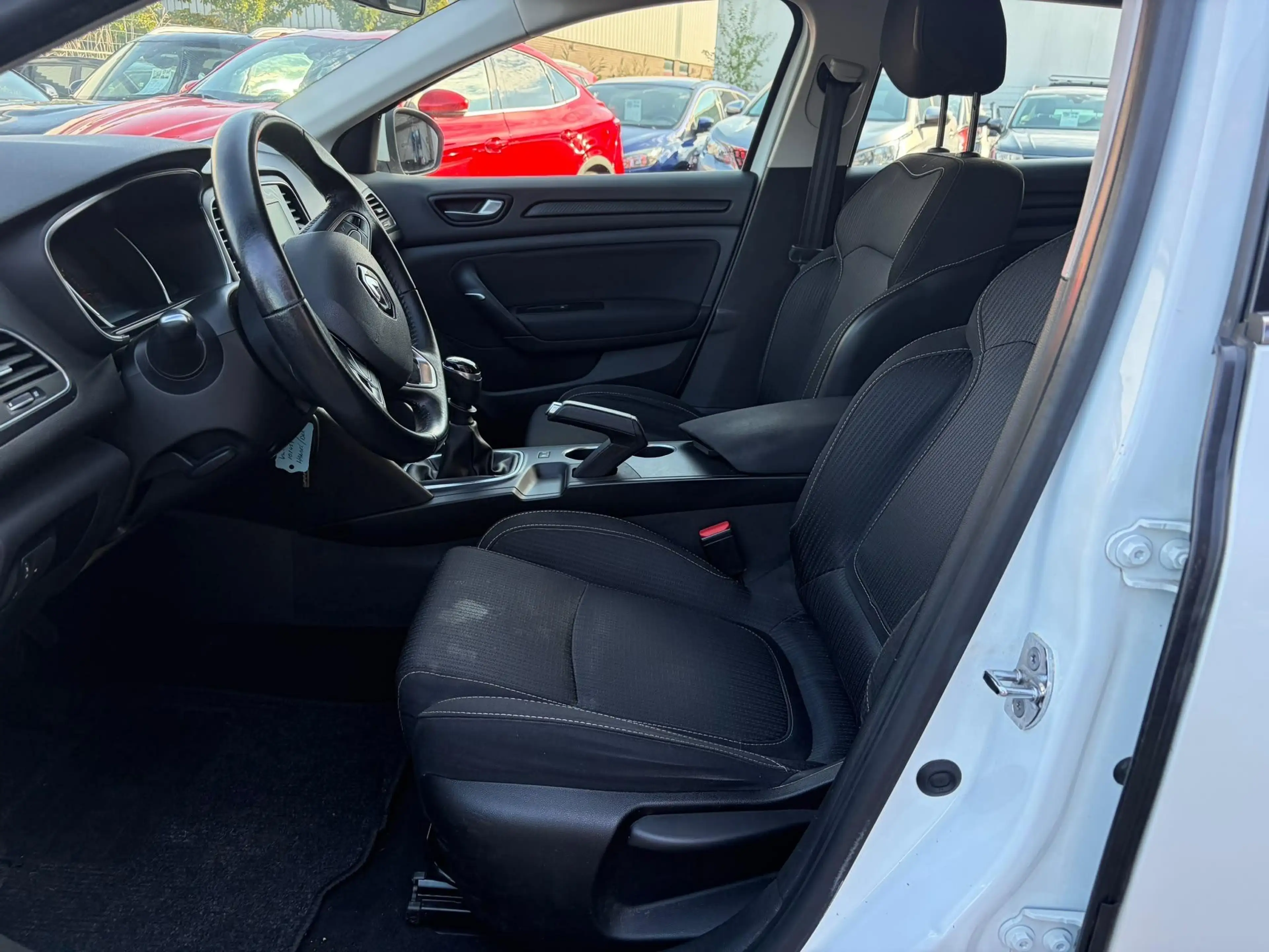 Renault Megane Estate 1.2 TCe Zen Airco, cruise, pdc achter, trek — photo 10