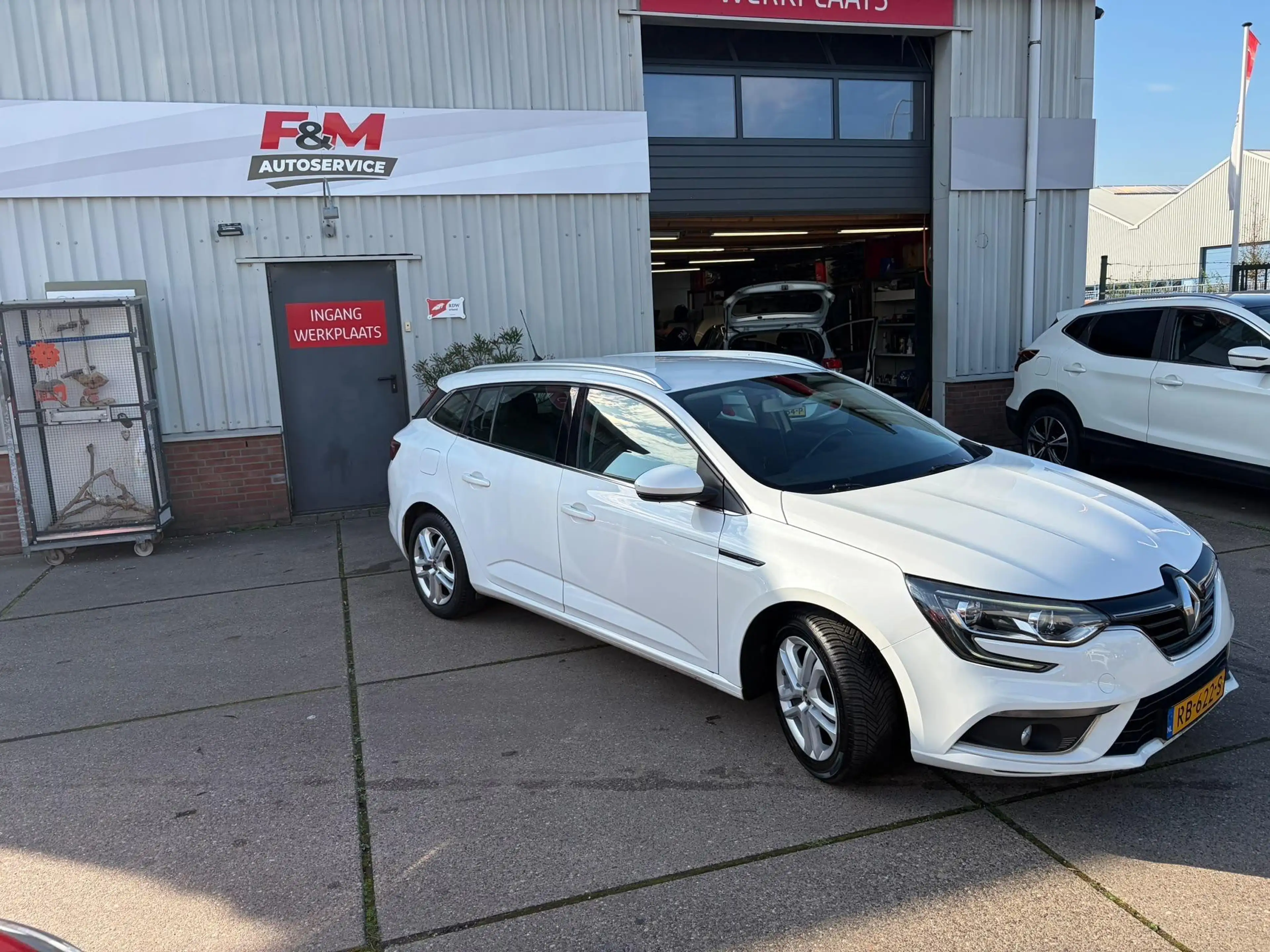 Renault Megane Estate 1.2 TCe Zen Airco, cruise, pdc achter, trek — photo 3