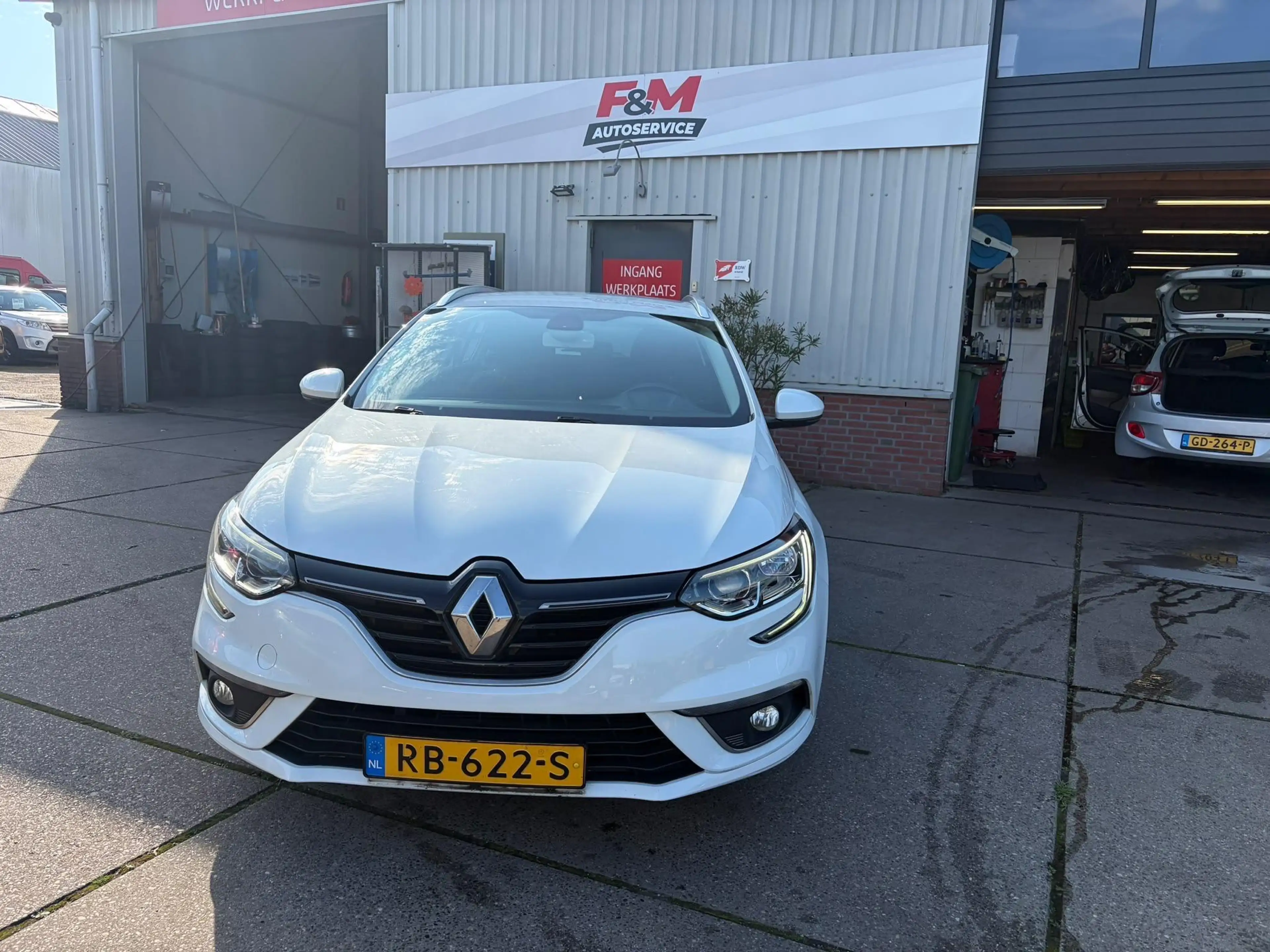 Renault Megane Estate 1.2 TCe Zen Airco, cruise, pdc achter, trek — photo 2