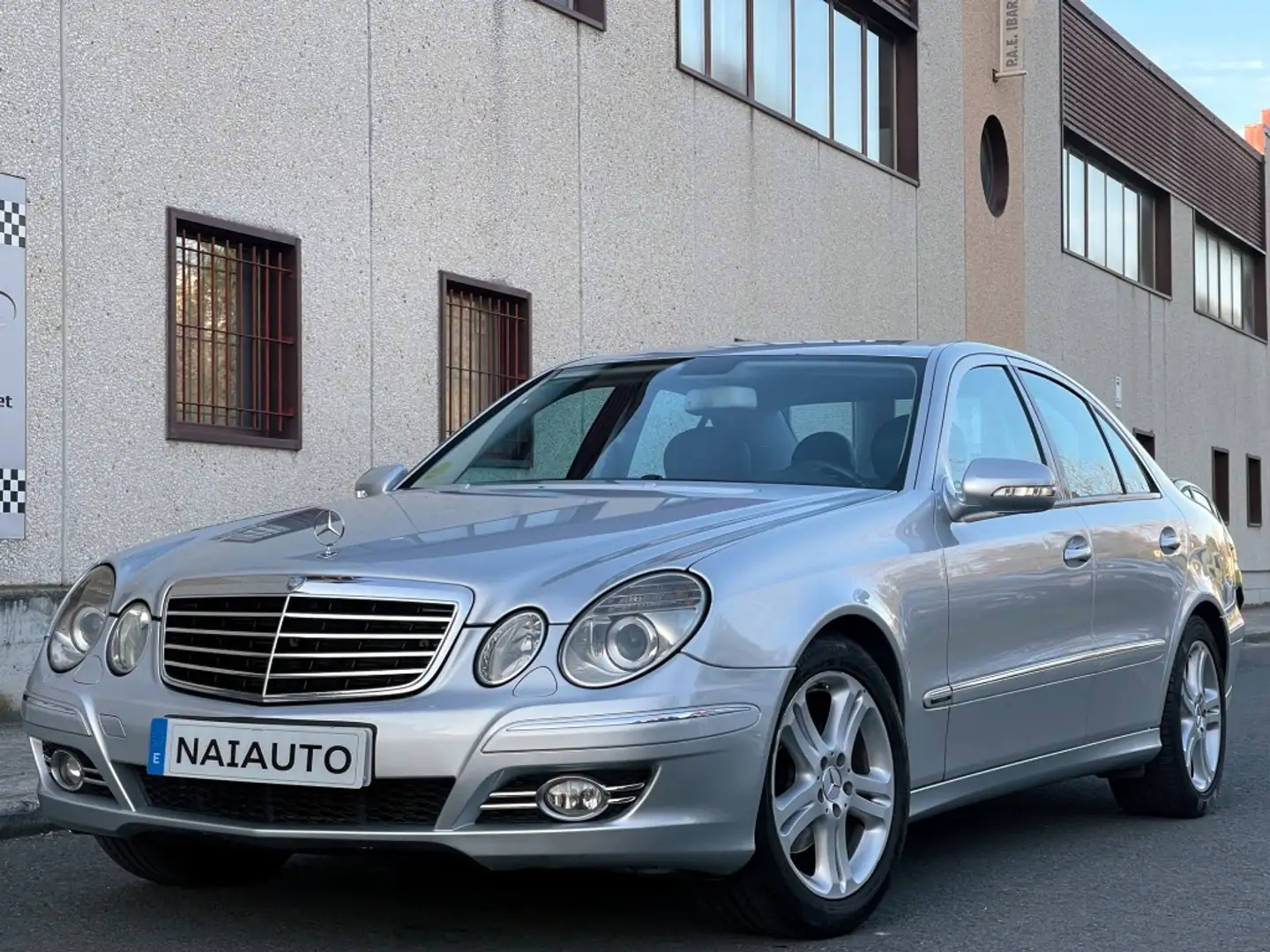 Mercedes-Benz E 280 280CDI 4M Avantgarde Aut. Argintiu - 1