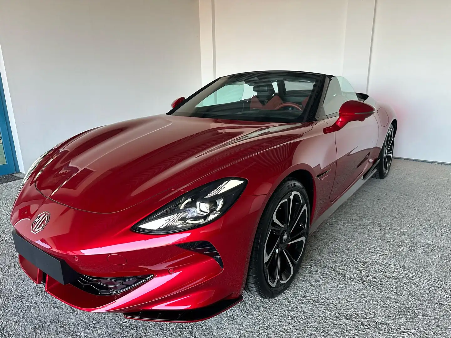 MG Cyberster Cyberster Batteria da 74 kWh 510CV AWD Rojo - 1