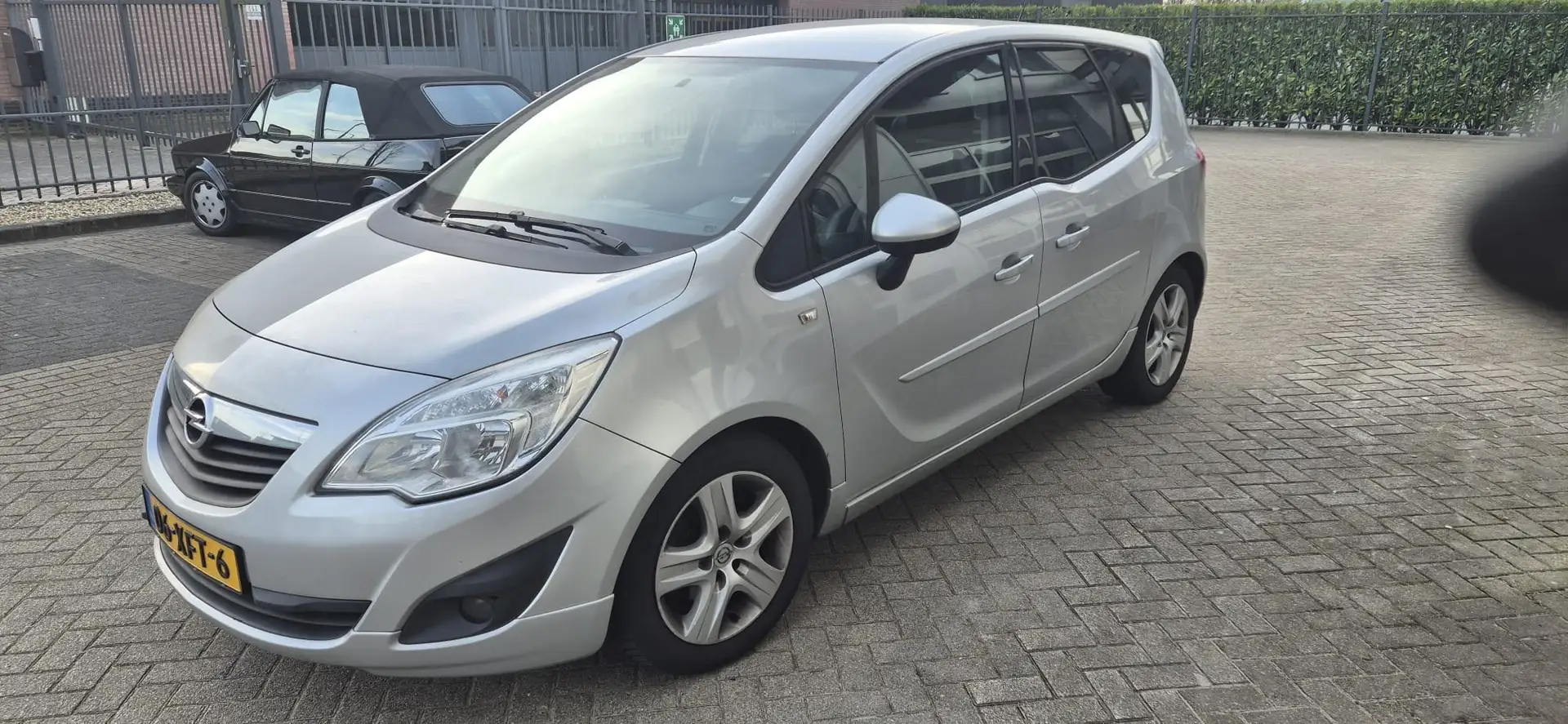Opel Meriva Meriva 1.4 Turbo Ann. Edition Zilver - 1