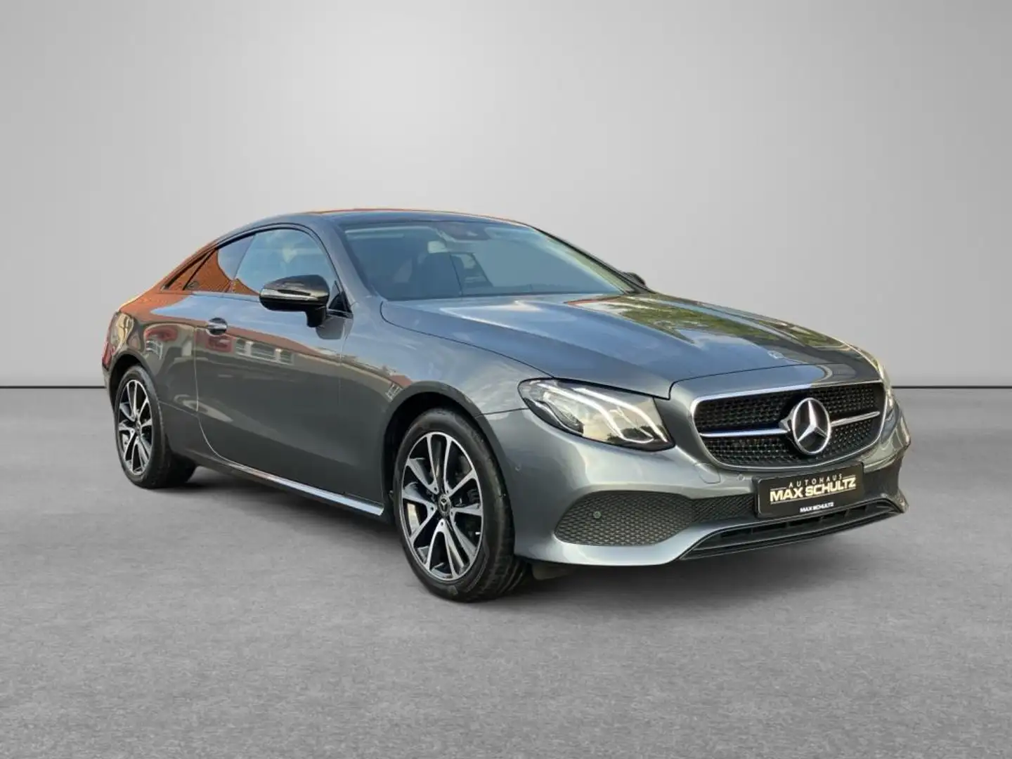 Mercedes-Benz E 220 d Coupé NIGHT*PANO*WIDESC*LED*KAM*COM*TOTW Gris - 2
