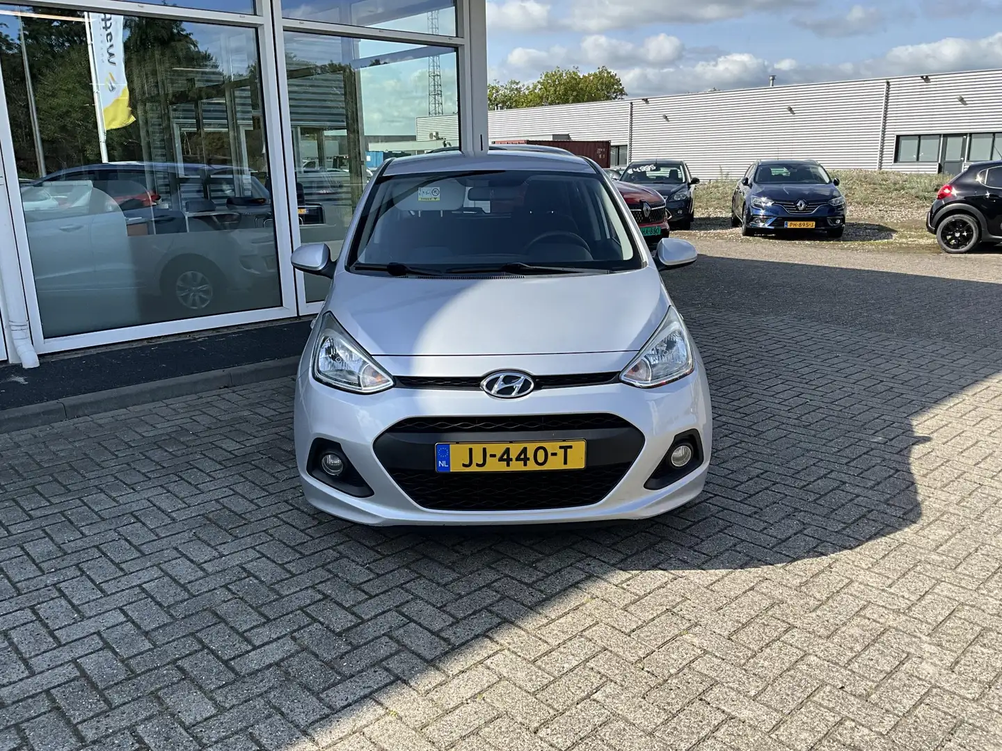 Hyundai i10 1.0i i-Motion Comfort Grigio - 2