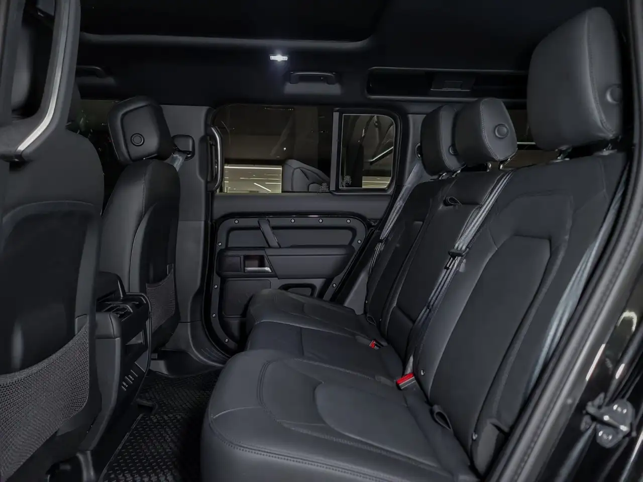 Land Rover Defender снимка Land Rover Defender