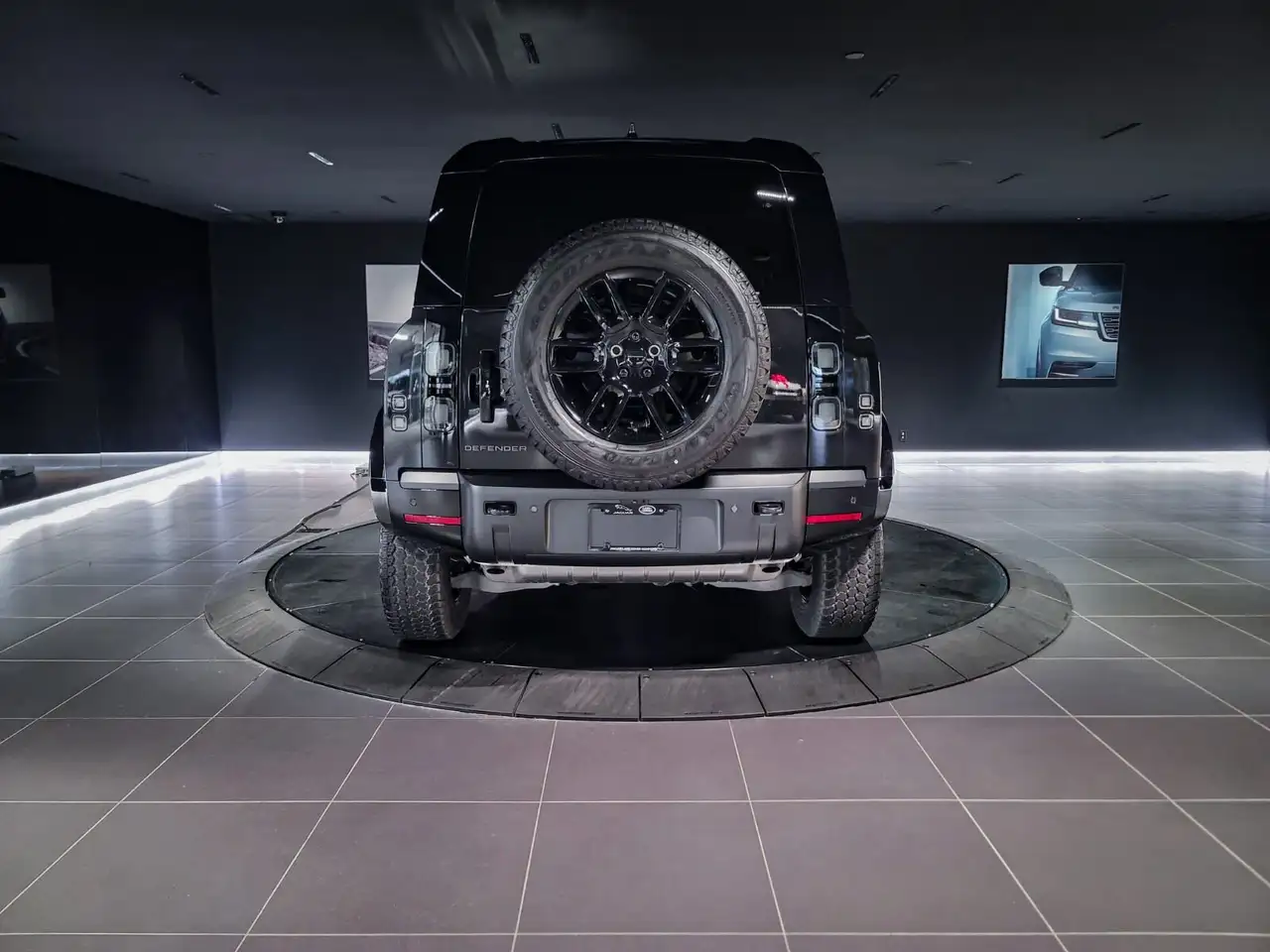Land Rover Defender снимка Land Rover Defender