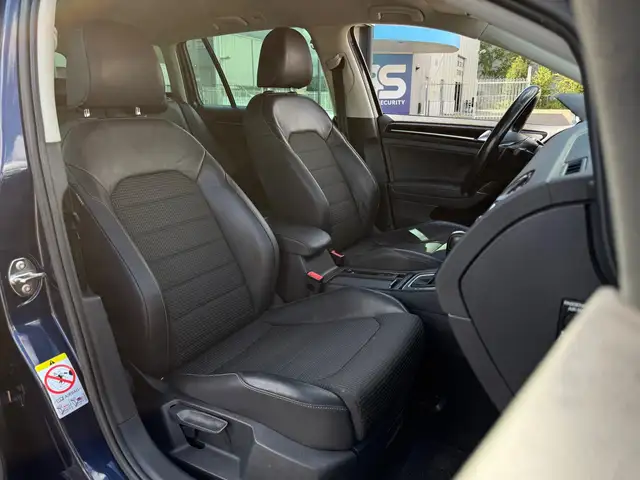 Volkswagen Golf view 14