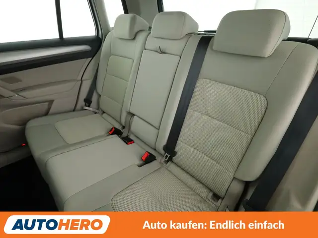 Volkswagen Golf Sportsvan view 14