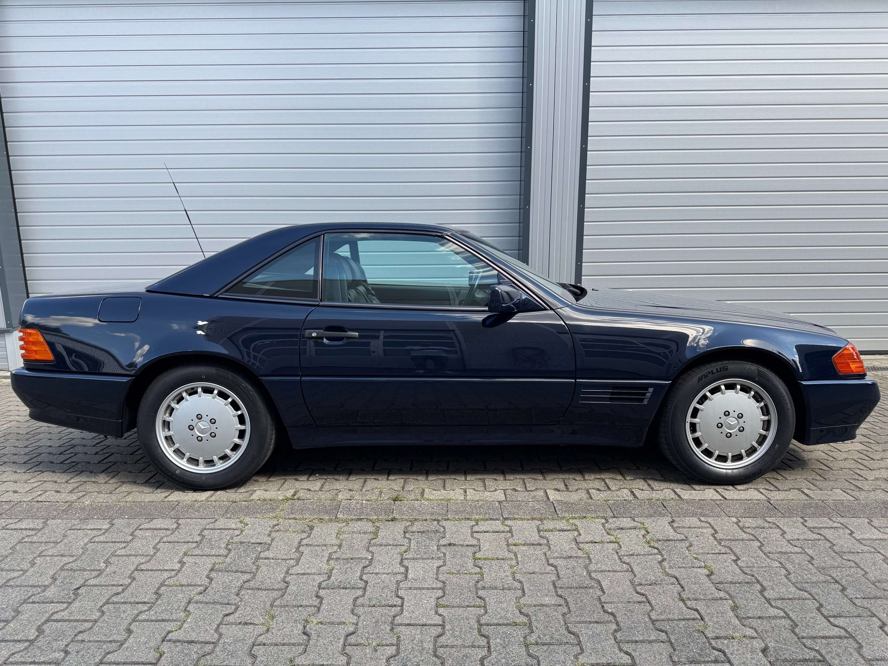 Second hand Mercedes Benz Sl-Class 500