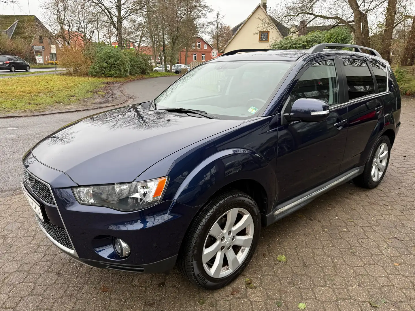 Mitsubishi Outlander 2.0 2WD Edition *nur 58 TKM*Scheckheft*aAHK*18"Alu Blau - 2