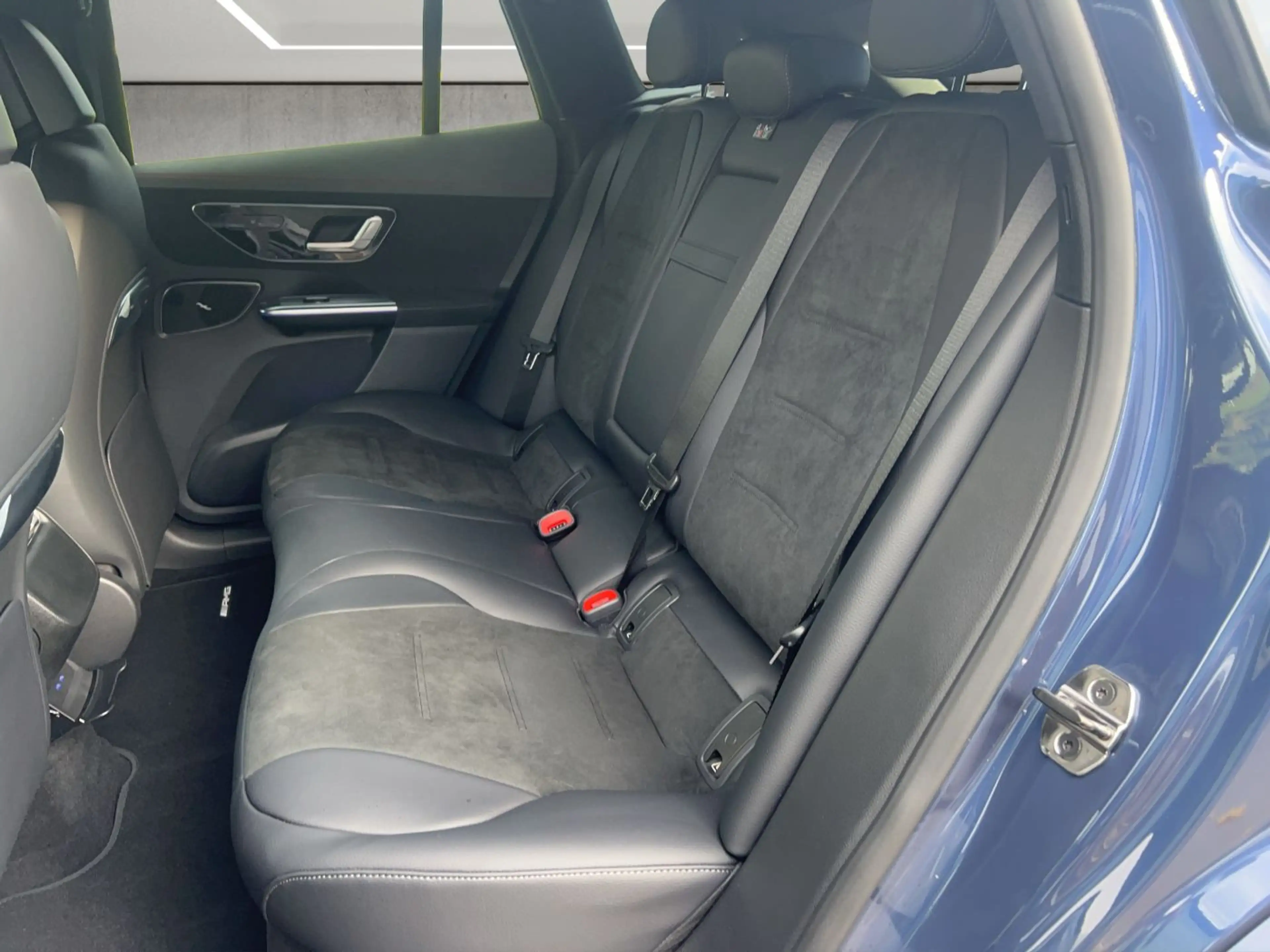 Mercedes-Benz EQE SUV EQE 350 4MATIC SUV Österreich-Edition AMG Line — photo 11